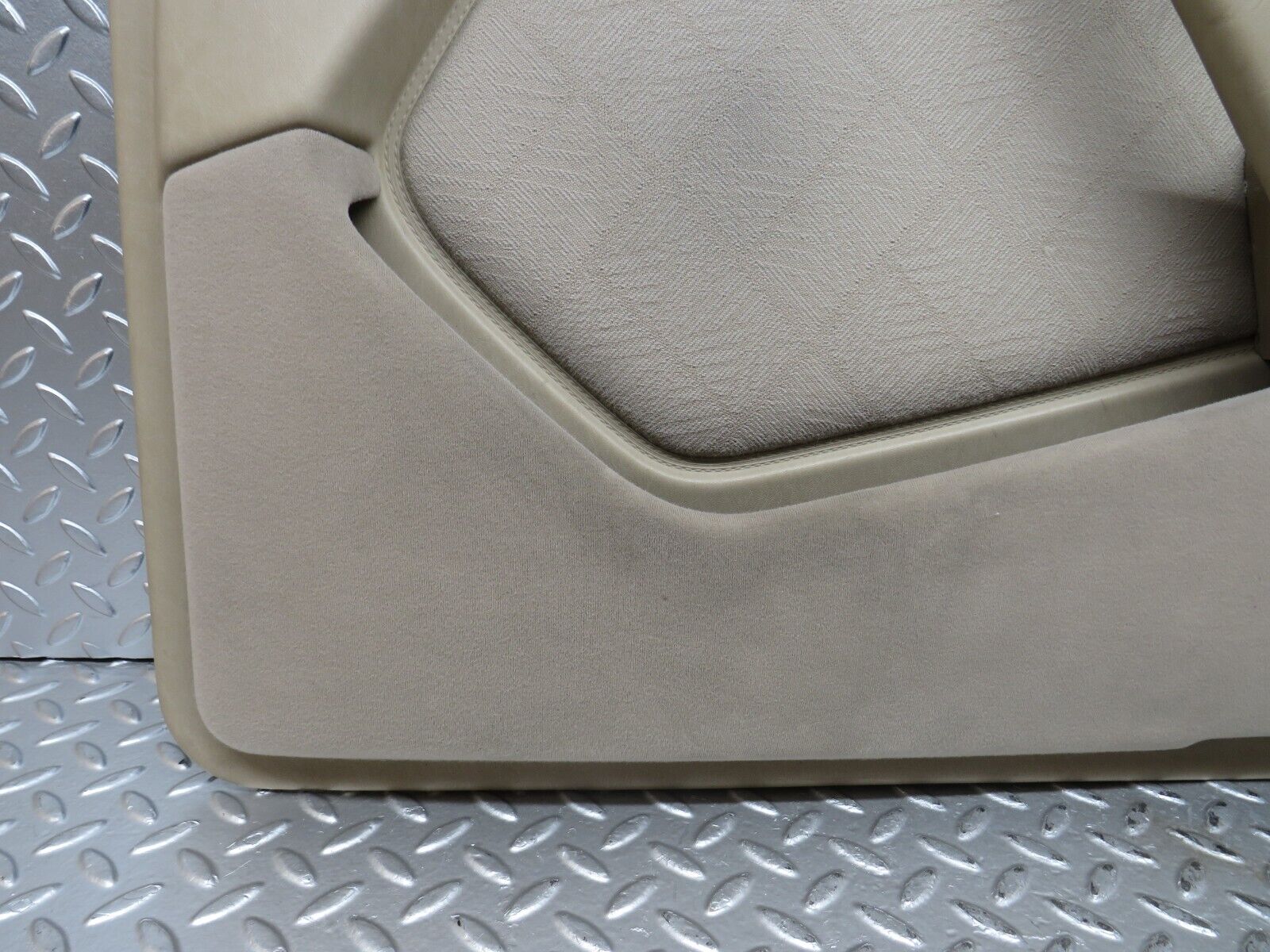 27522 Mercedes-Benz S124 300TE Wagon Front Right Door Card Beige