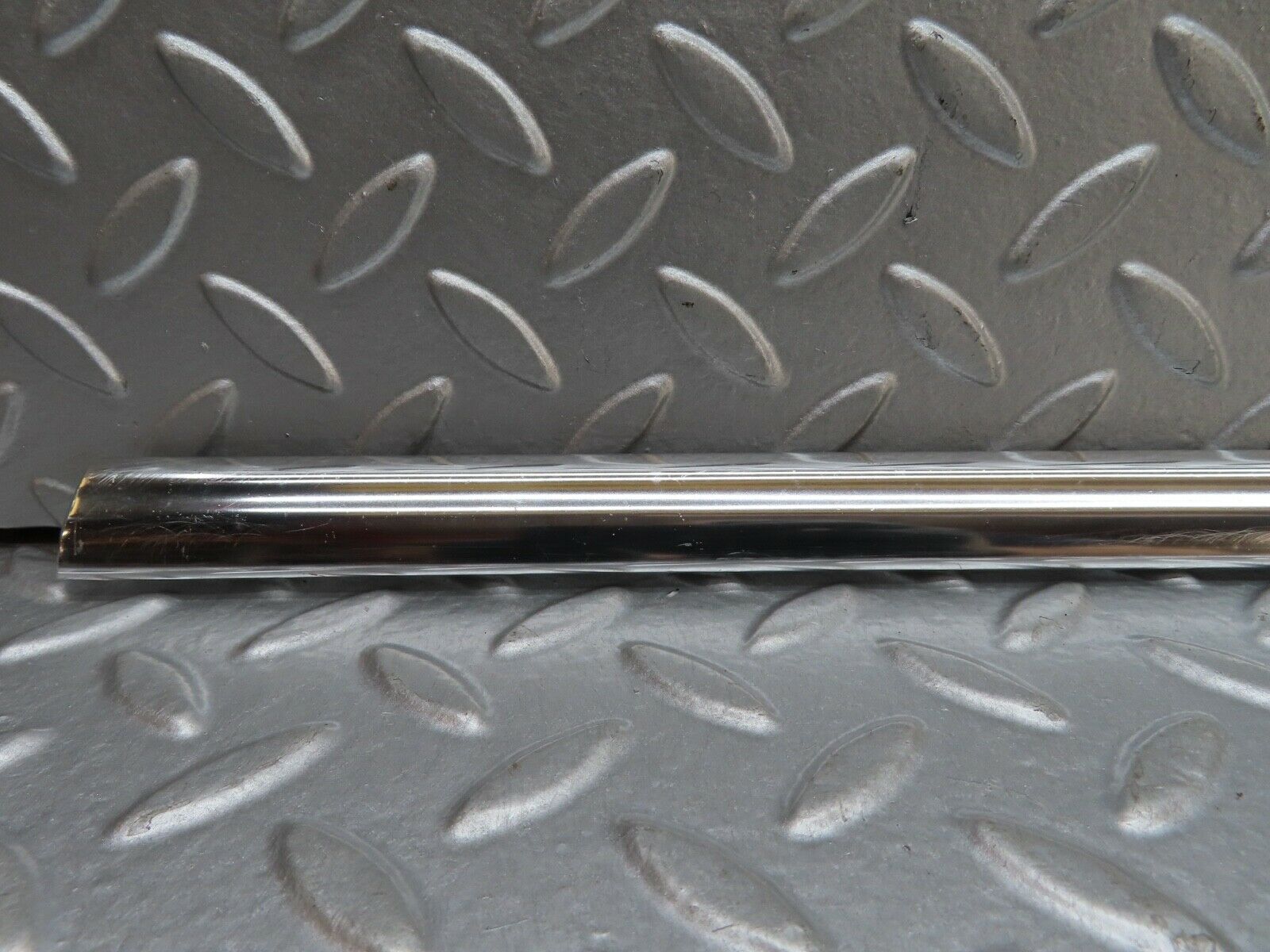 19124 Mercedes-Benz W123 300D Rear Right Door Chrome Moulding Trim