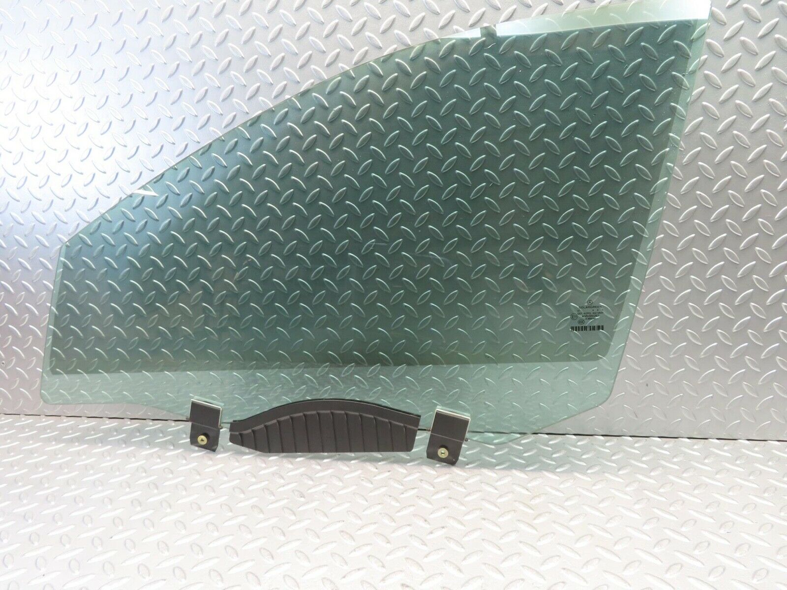 11228 Mercedes-Benz W221 S320 Front Left Door Window Glass