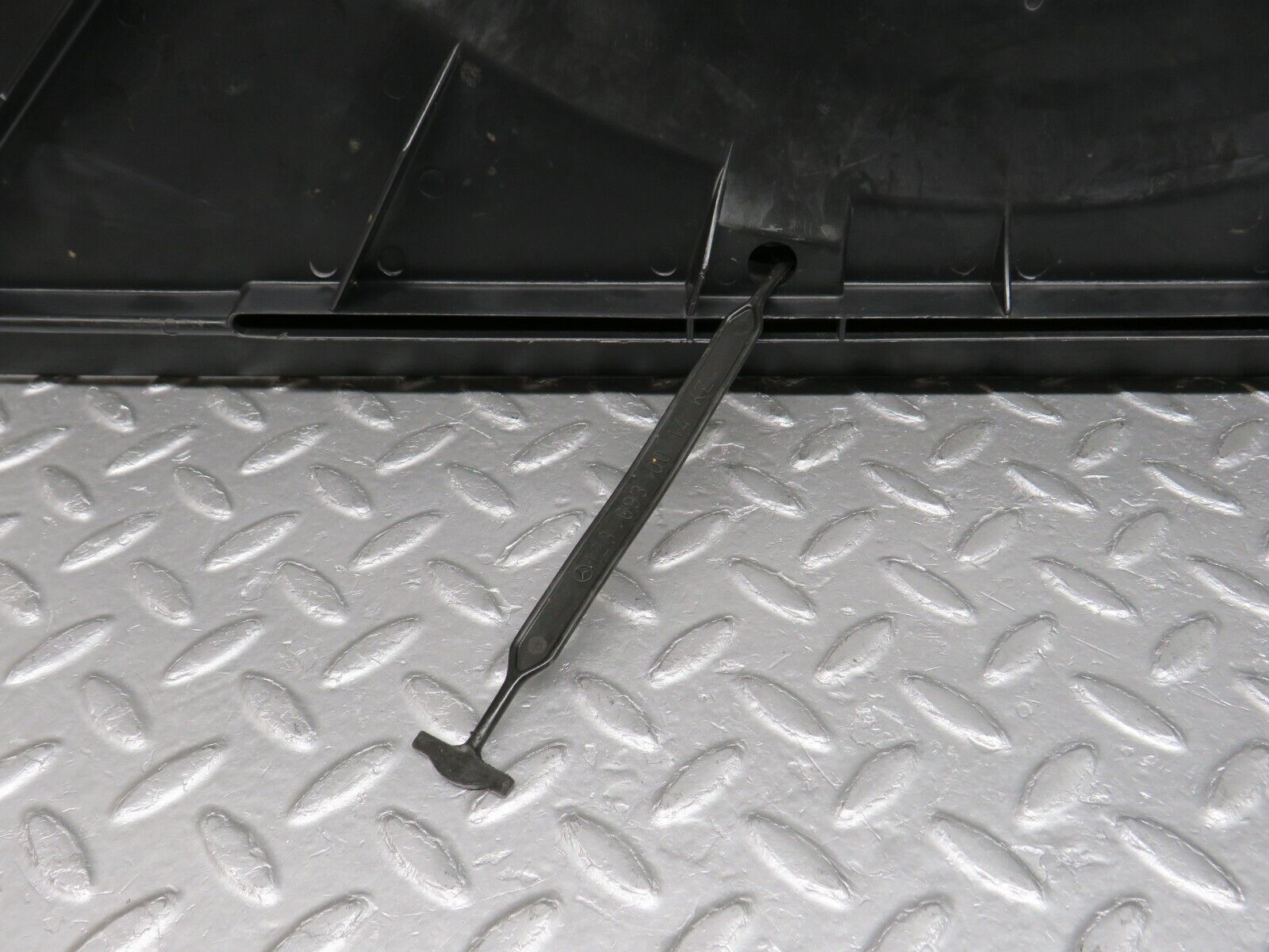 39362 Mercedes-Benz R129 320SL Coupe Spare Wheel Cover Panel 1296903530 1236930014