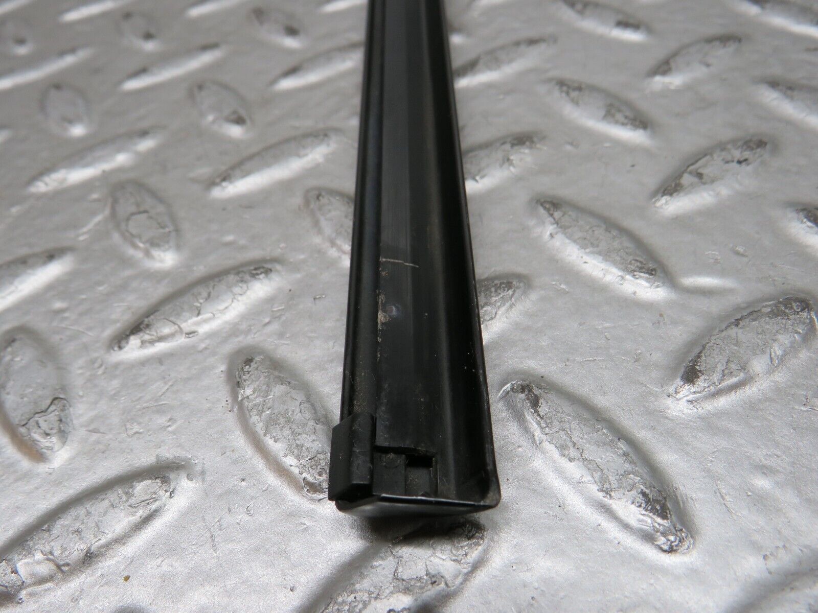 29003 Mercedes-Benz C124 320CE Coupe Rear Left Window Exterior Chrome Trim