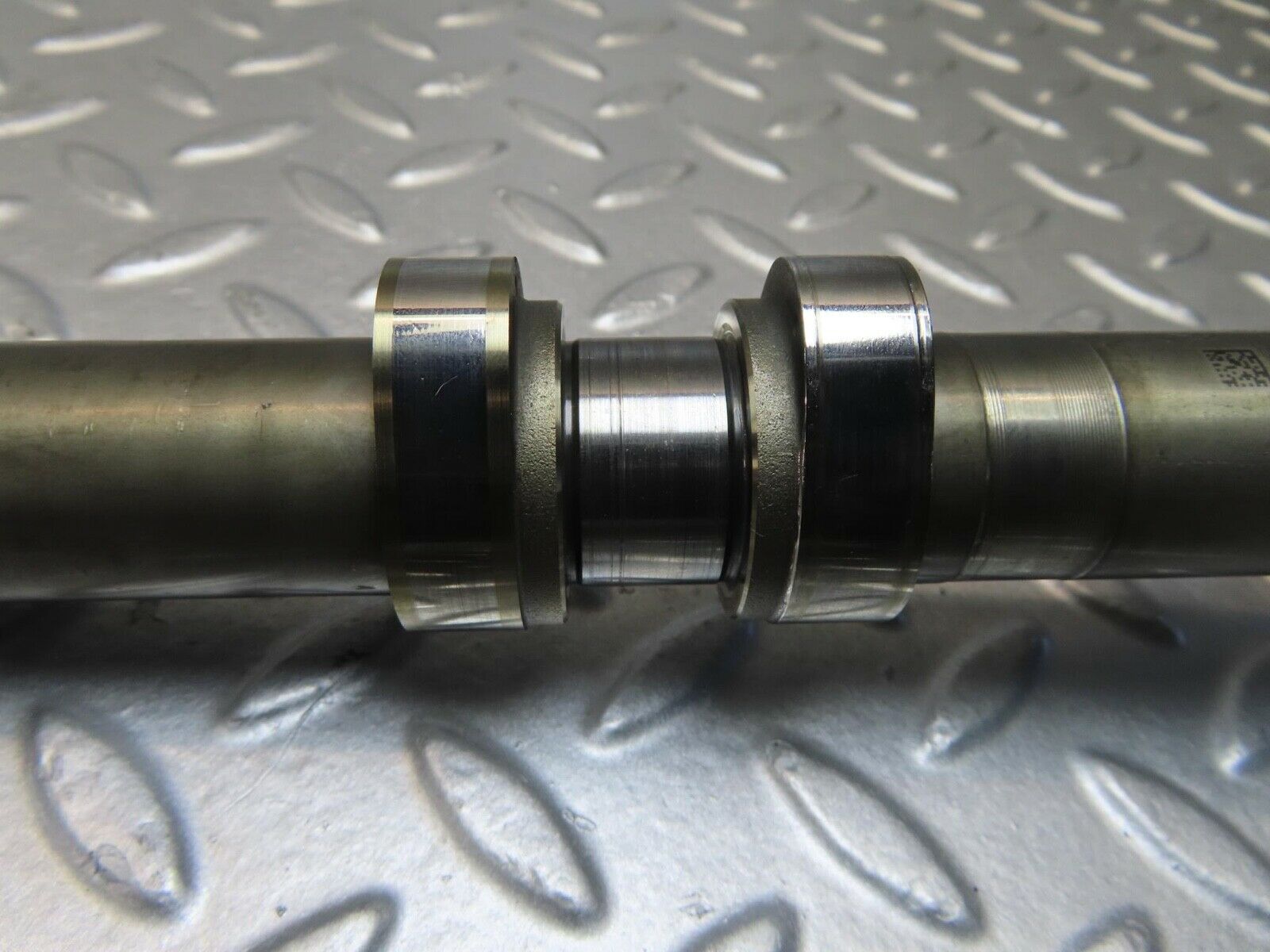 11267 Mercedes-Benz W221 S320 Camshaft Left Side 6420520001