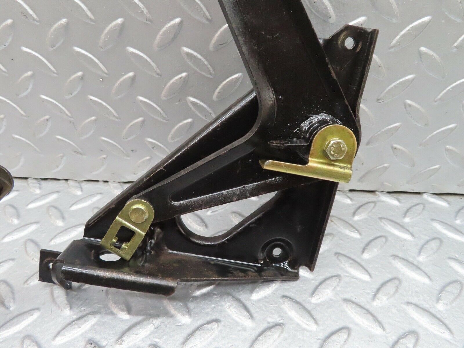 18144 Mercedes-Benz W123 200 Handbrake Regulator