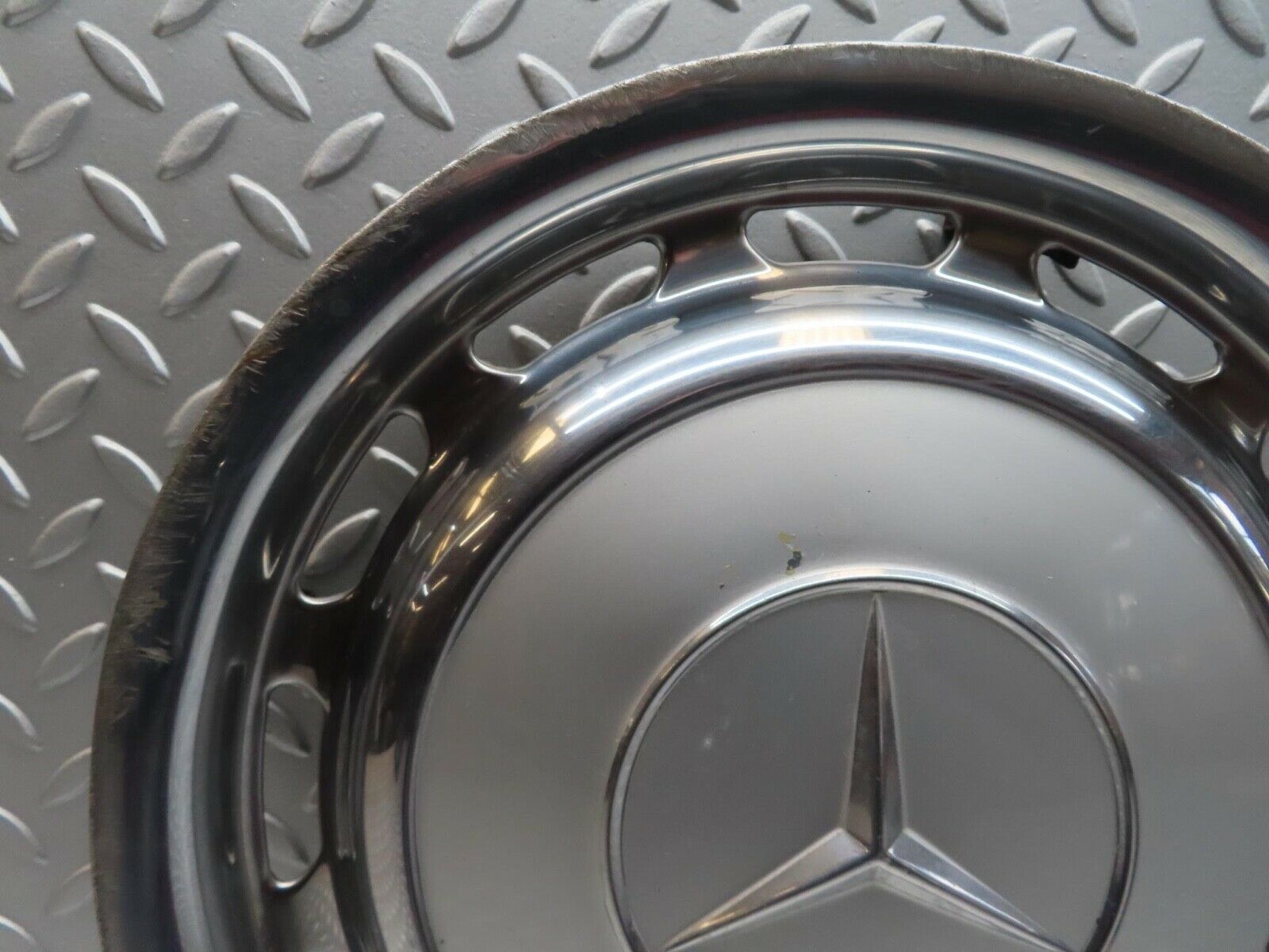 12404 Mercedes-Benz W108 280SE 3.5 Vintage Wheel Trim Hub Cap 14