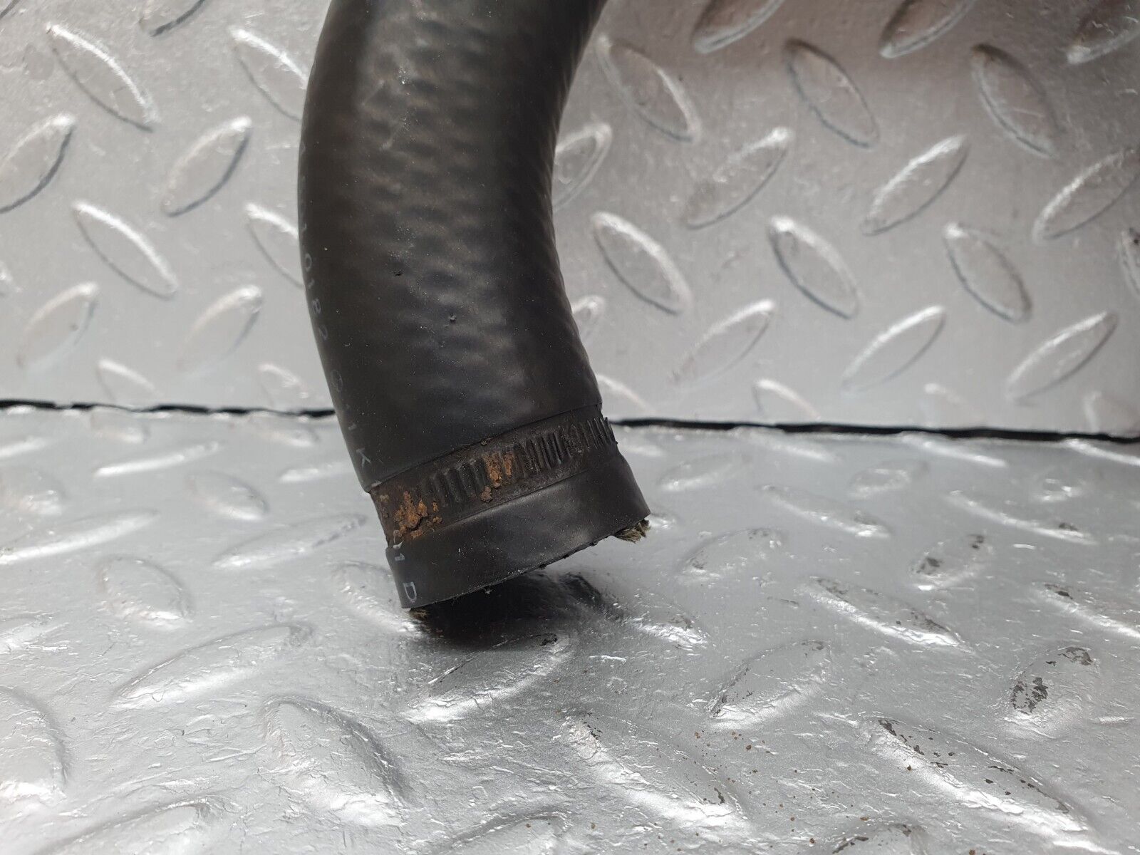 41577 Mercedes-Benz W124 200E Upper Radiator Hose 1245010182