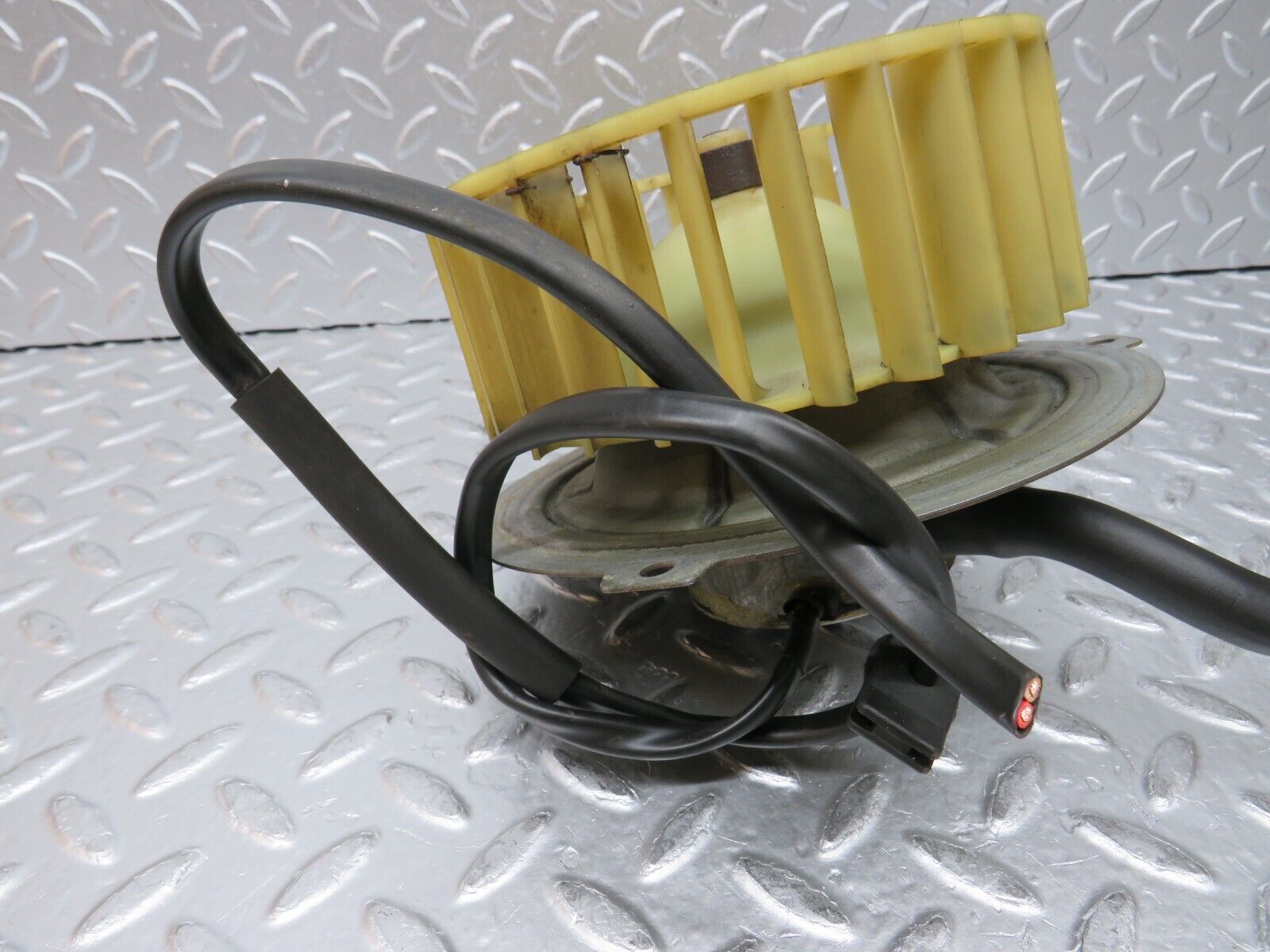 0081 Mercedes-Benz W116 350SE Heater Blower Motor 0130107012