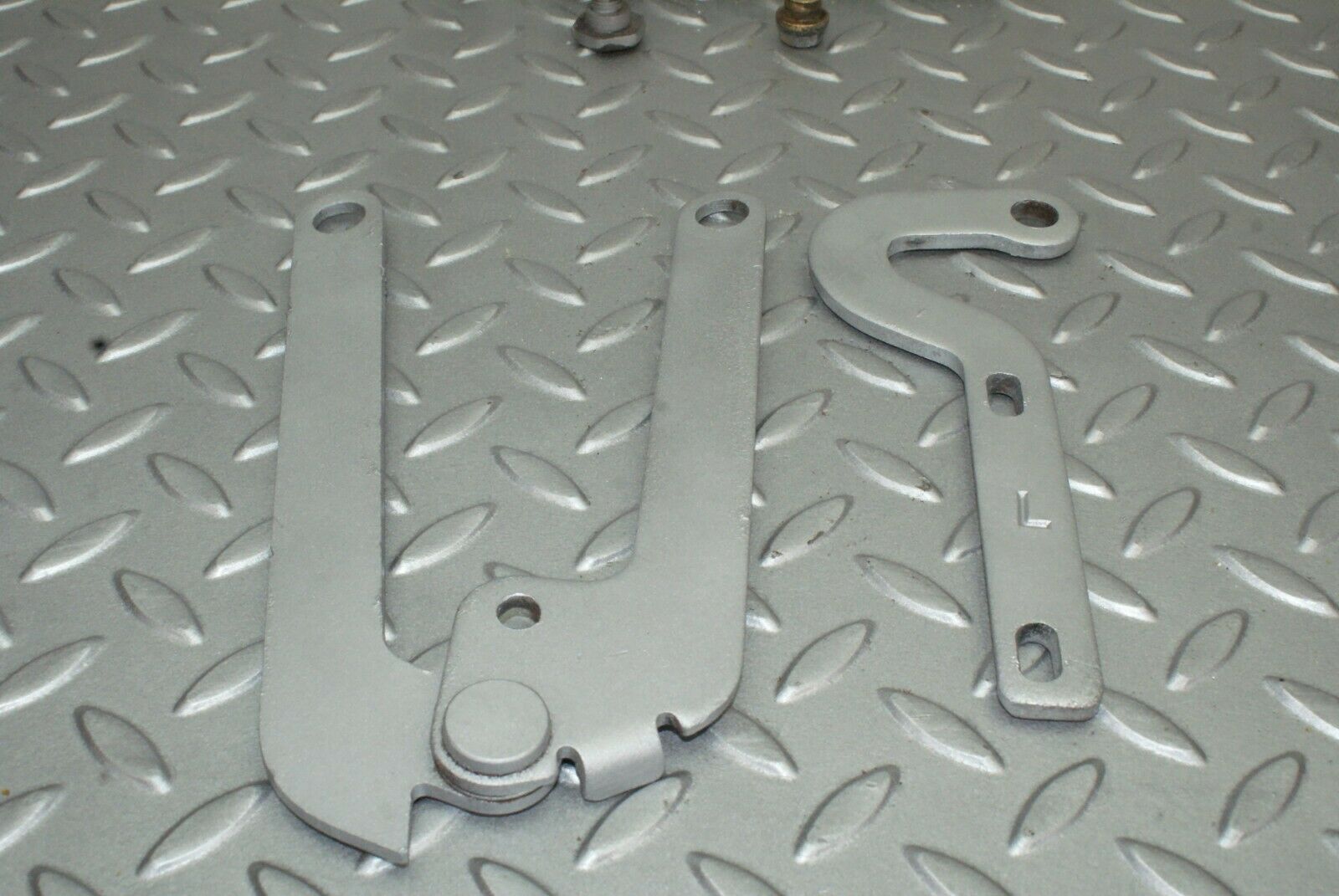 2501 Mercedes-Benz W116 350SE Bonnet Hinge Left Side