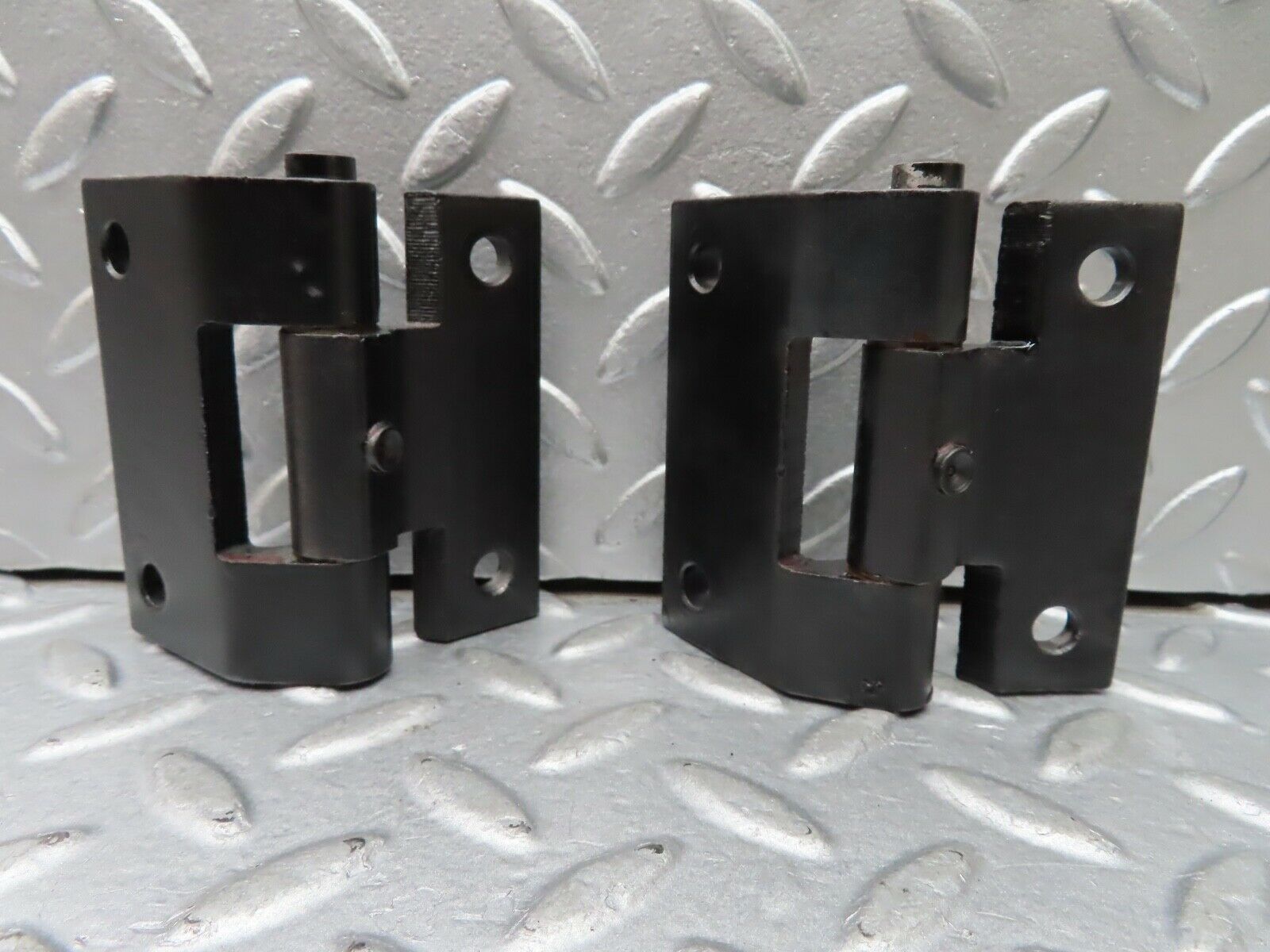 20227 Mercedes-Benz W114 280CE Coupe Right Door Hinges Pair