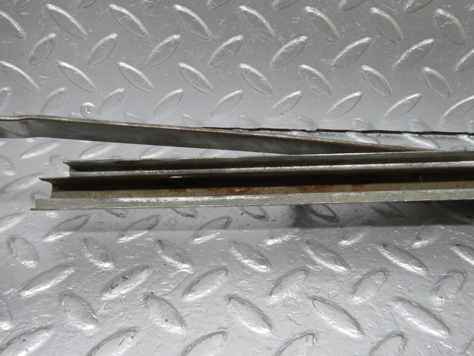 40357 Mercedes-Benz W110 230 Front Right Manual Window Regulator