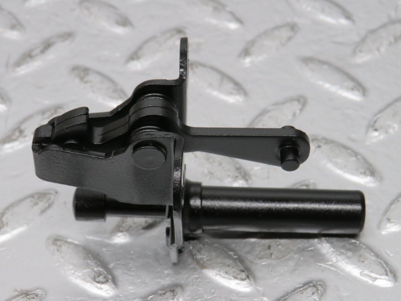 33789 Mercedes-Benz W201 190E 2.0L Bonnet Lock Catch 2018800260