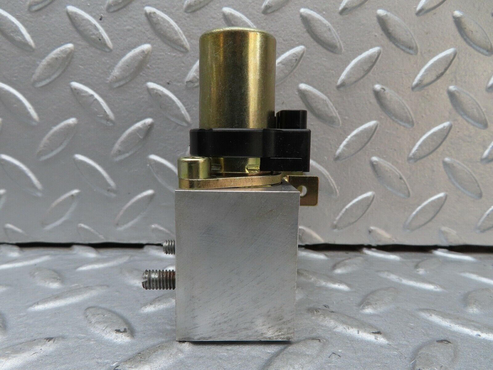 17471 Mercedes-Benz R129 300SL Coupe Soft Top Hydraulic Valve Block 1298002278