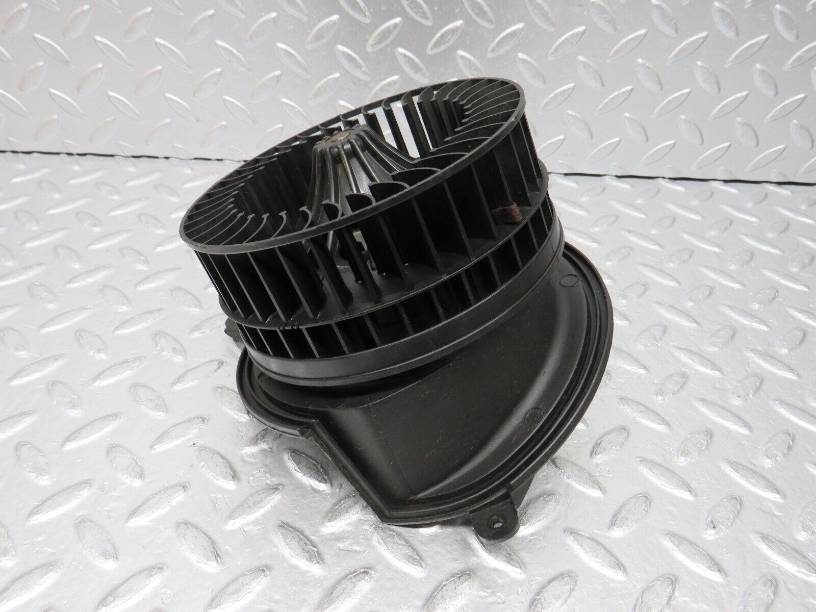 31686 Mercedes-Benz W201 190LE 1.8L Heater Blower Motor 2009/02/27DY