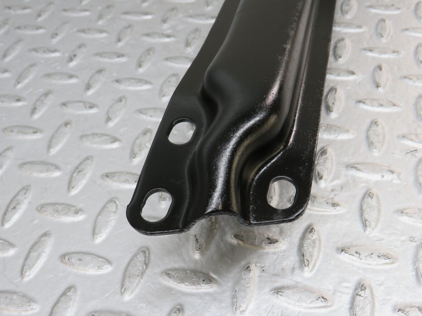 36370 Mercedes-Benz W126 420SE Engine Mount Bracket Support