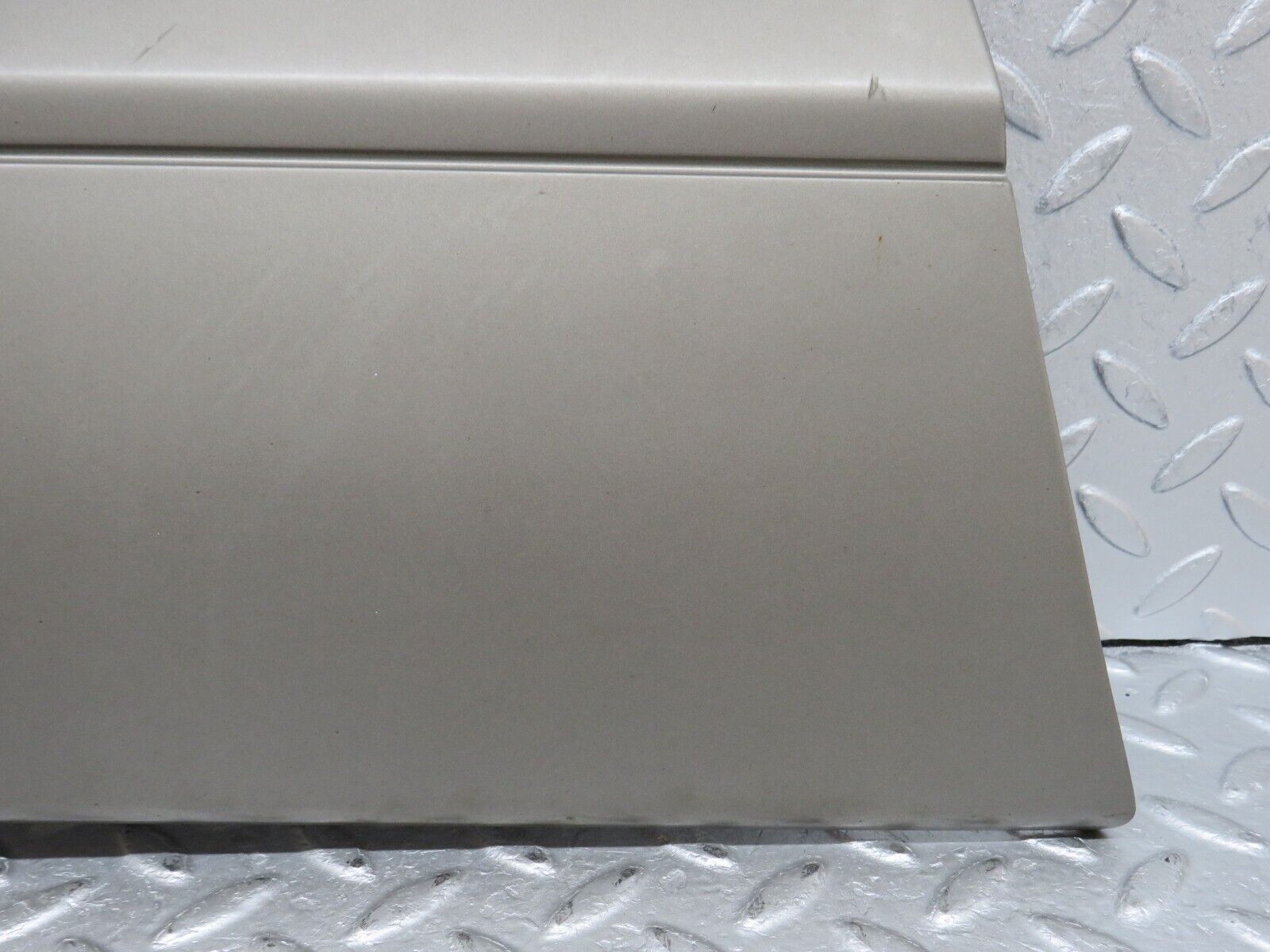 35968 Mercedes-Benz W126 420SE Front Left Fender Wing Moulding Trim 1266903540