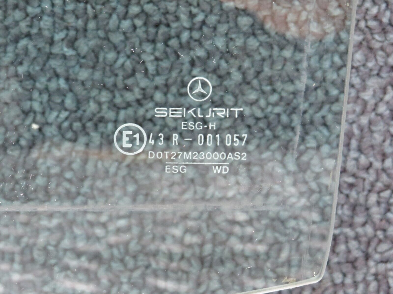 25133 Mercedes-Benz W201 190D Rear Left Door Window Glass