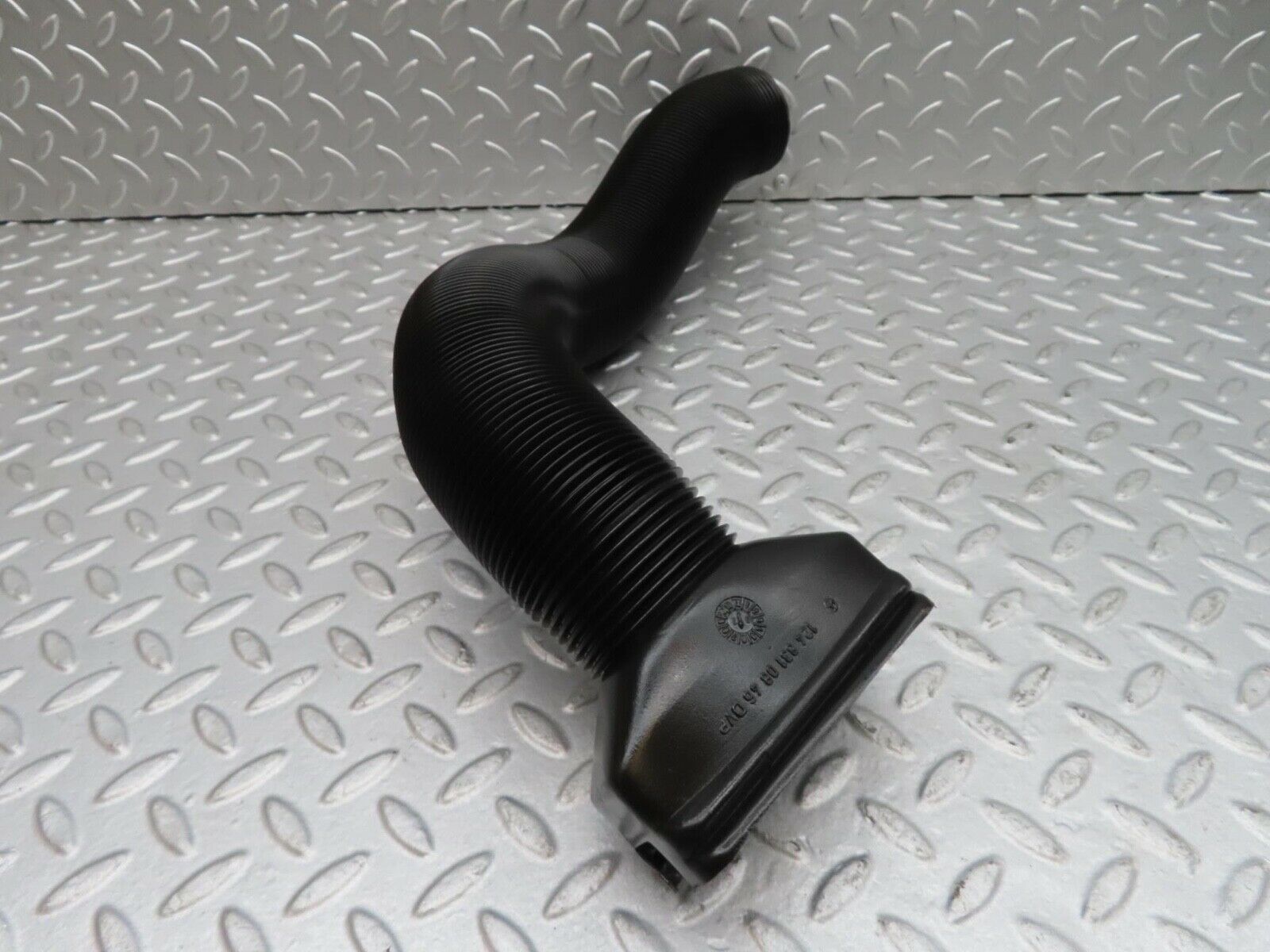 16192 Mercedes-Benz W124 260E Heater Pipe Air Pipe Left Side 1248310846