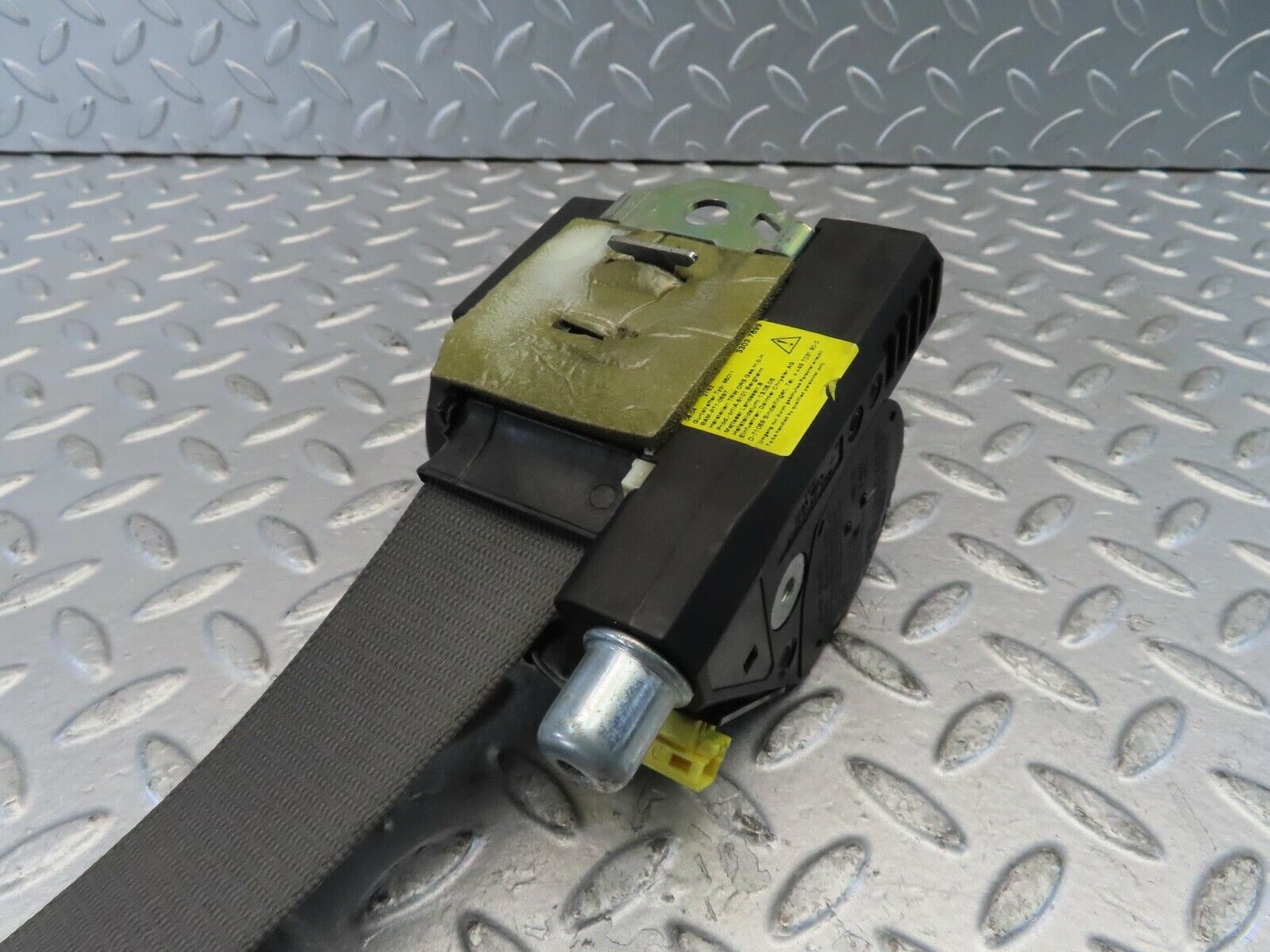 11214 Mercedes-Benz W221 S320 Rear Left Seat Belt 2218600385