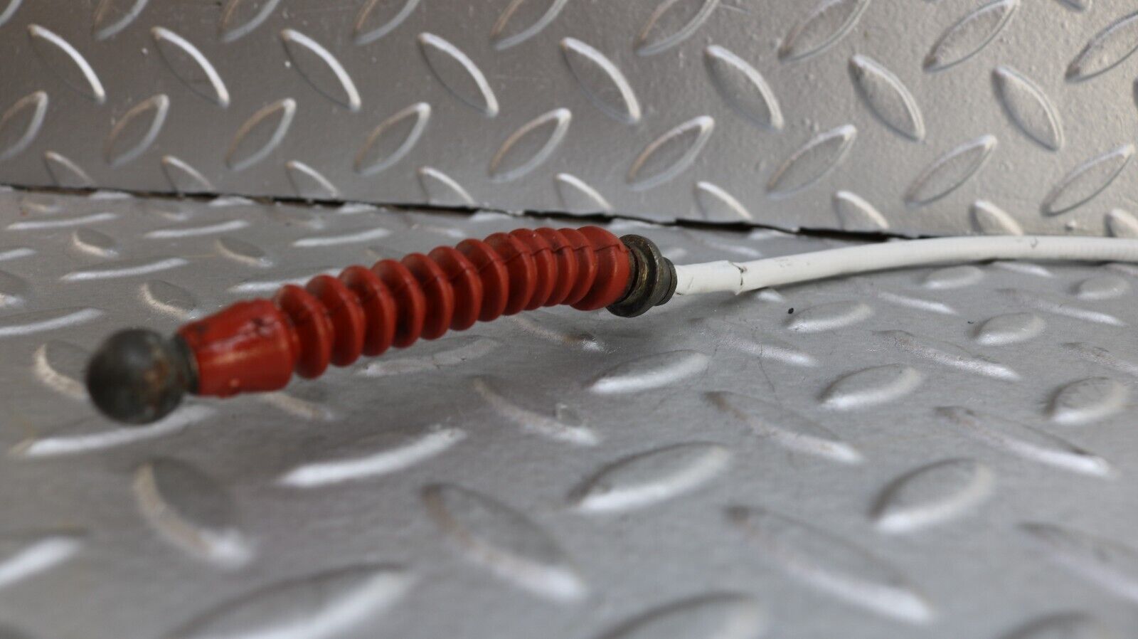 37184 Mercedes-Benz C126 420SEC Coupe Automatic Gearbox Kickdown Cable