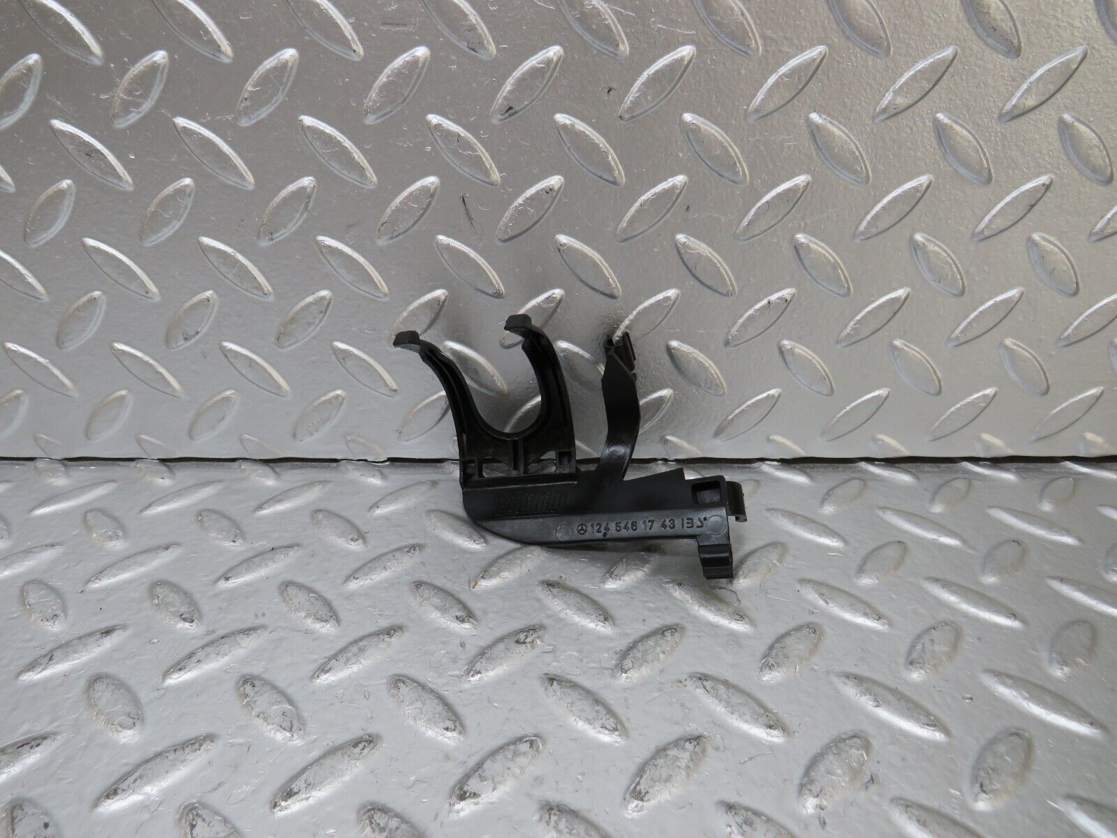 25838 Mercedes-Benz W124 280E Brake Cable Wire Bracket 1245461743