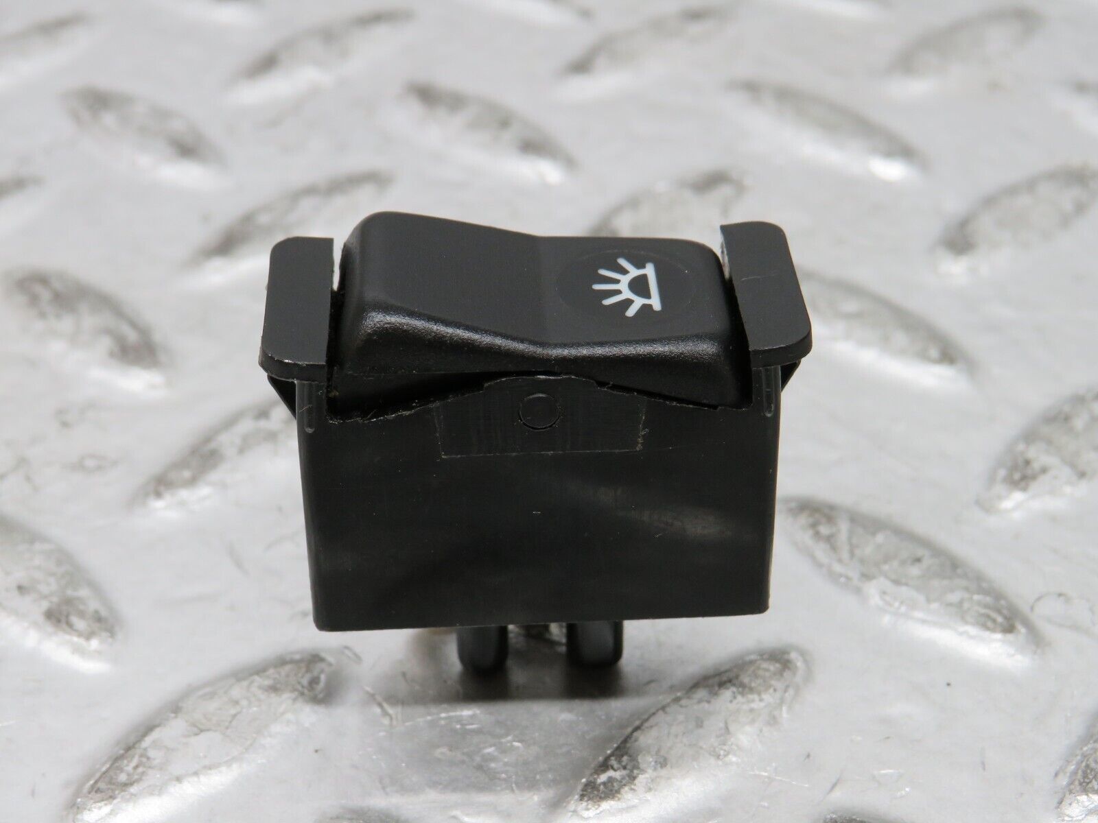 27348 Mercedes-Benz W123 280E Interior Light Switch 0008205910