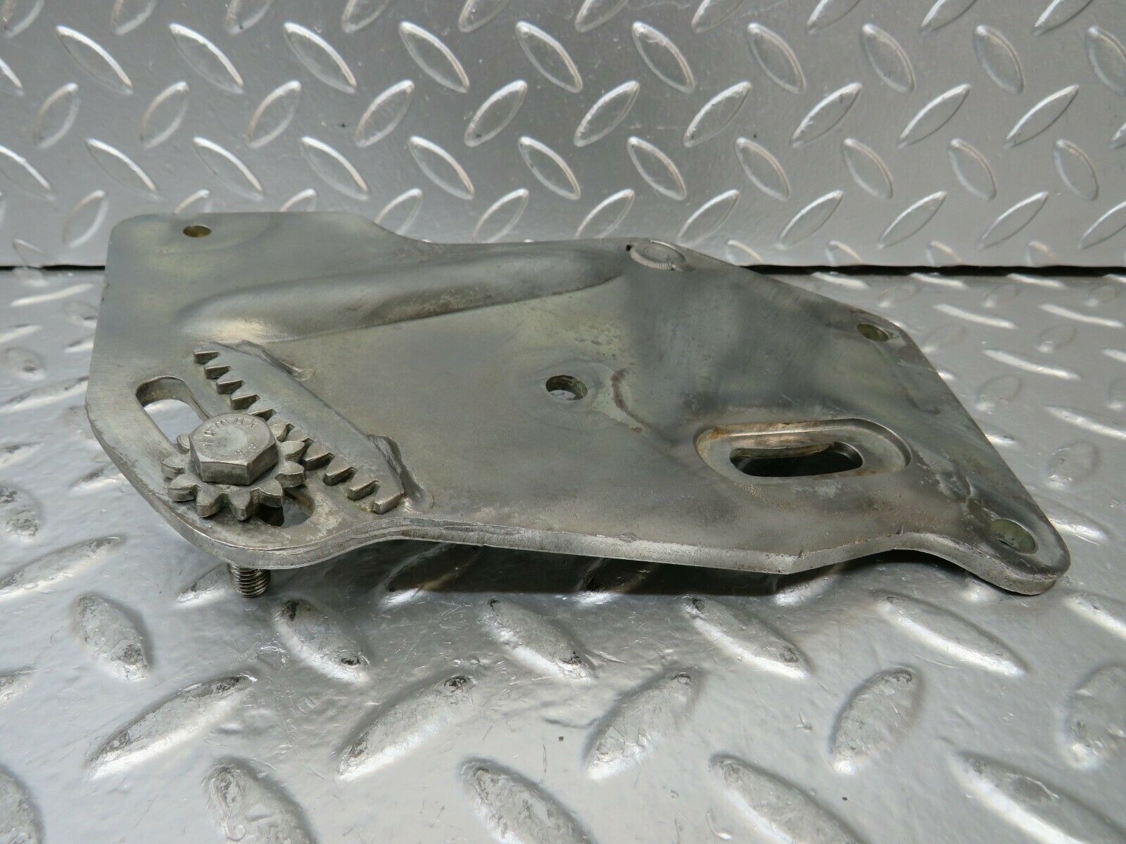 23357 Mercedes-Benz W116 350SE Power Steering Pump Bracket