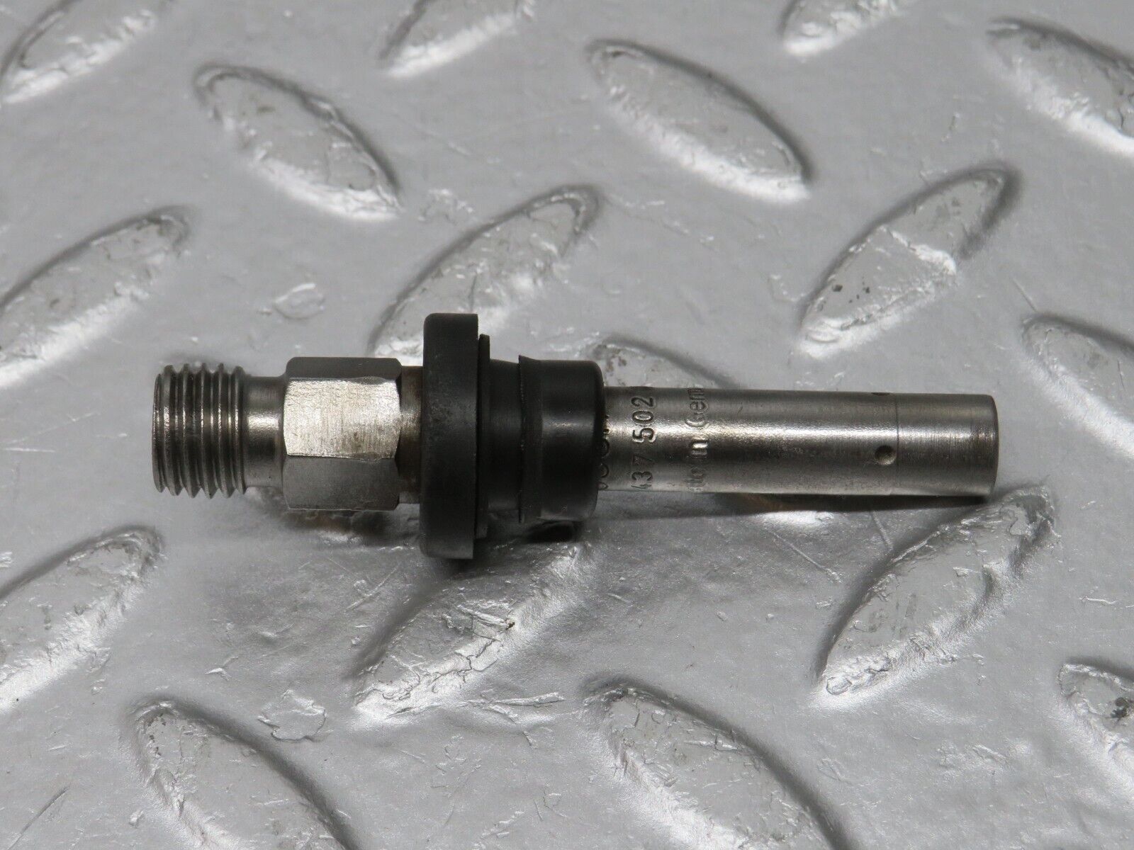 32706 Mercedes-Benz S124 300TE Wagon Fuel Injector Bosch 0437502010