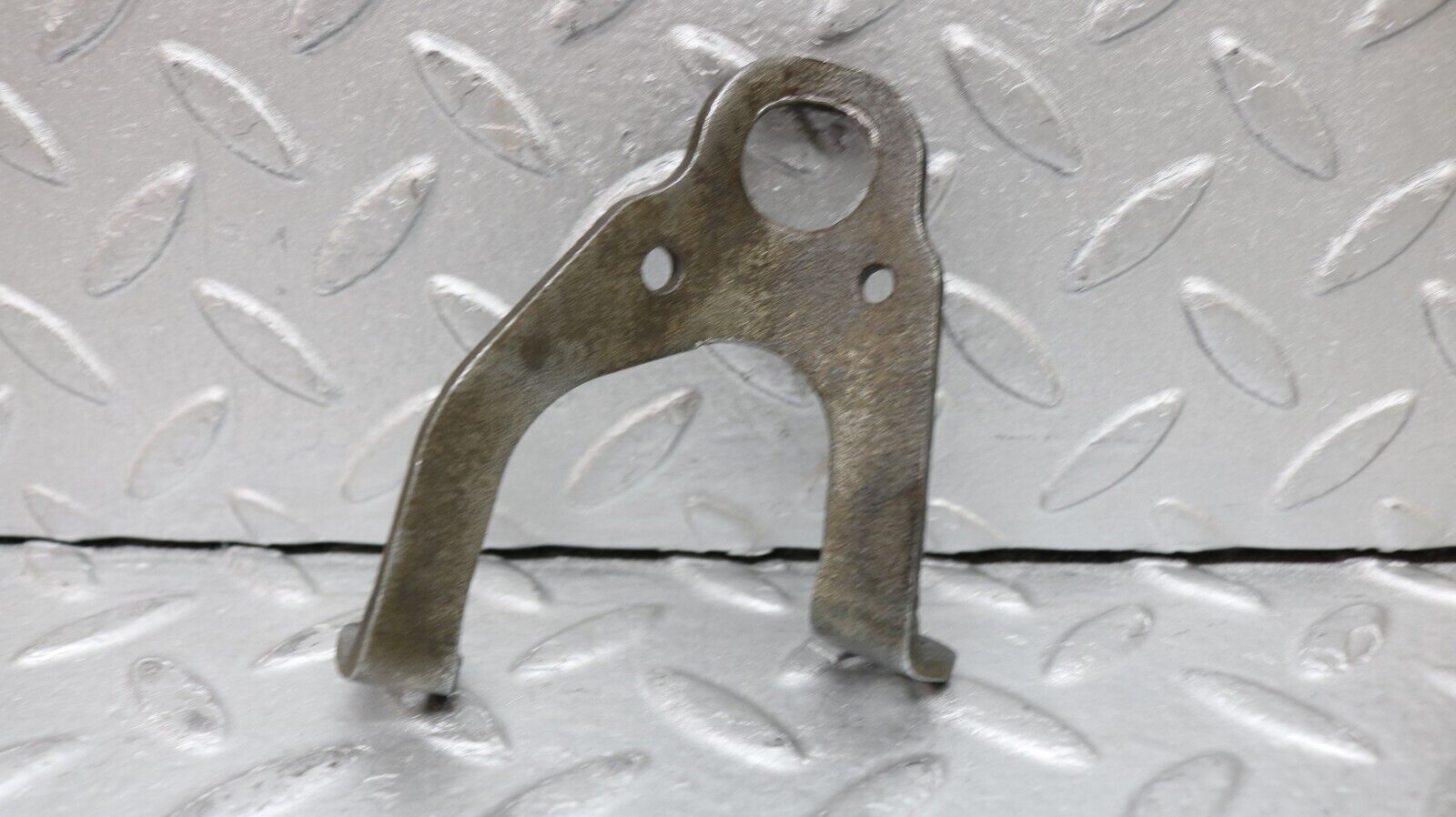 37227 Mercedes-Benz C126 420SEC Coupe Engine Lifting Eyes Hook