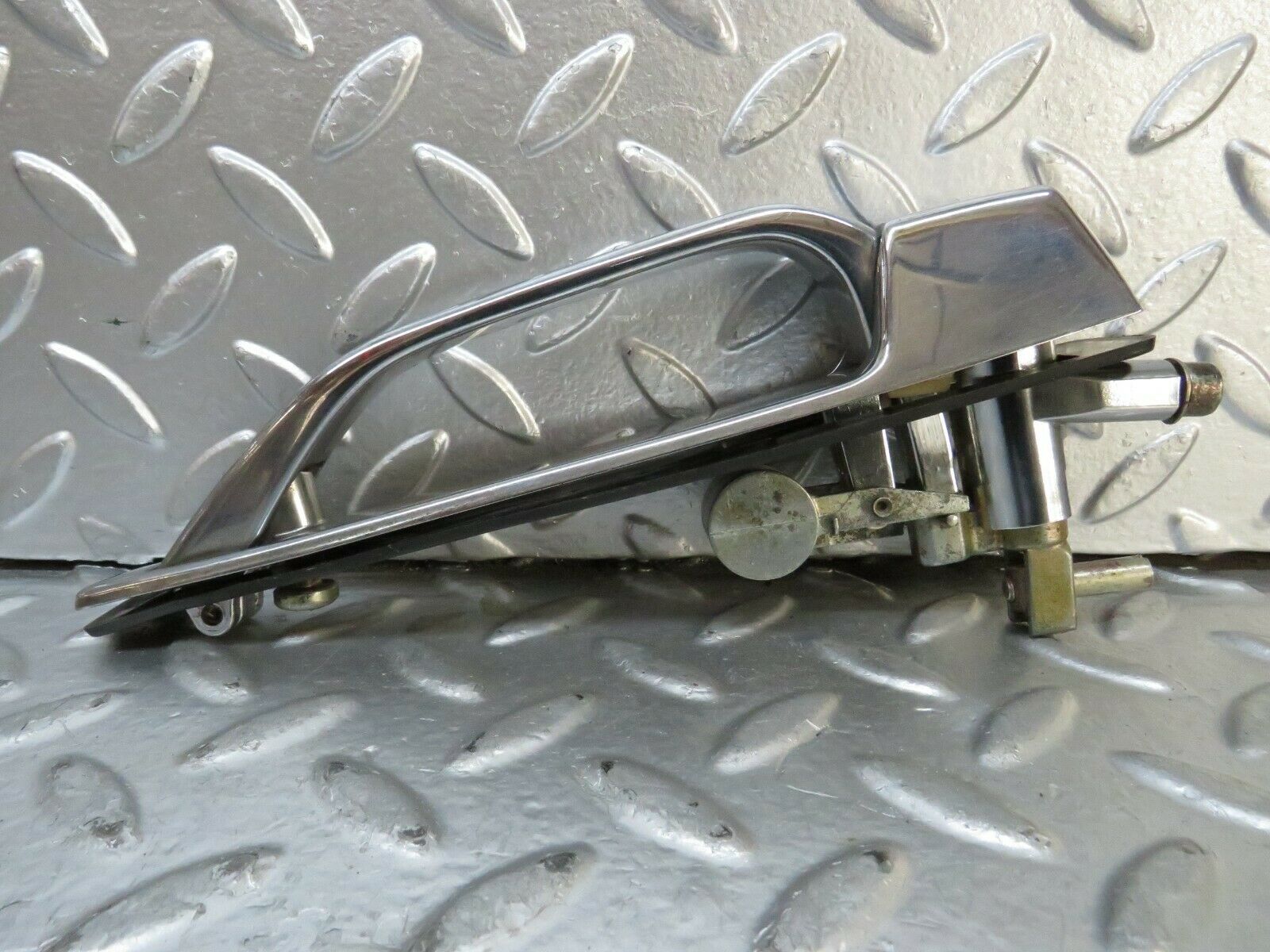 23722 Mercedes-Benz W116 350E Rear Exterior Door Handle 1167600059