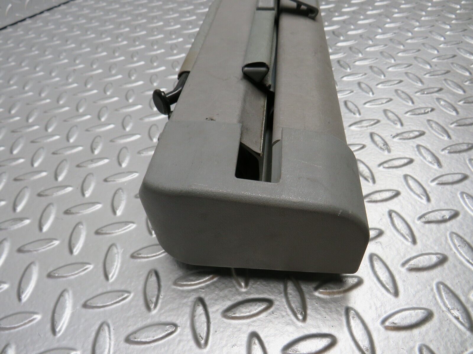 31499 Mercedes-Benz S124 220TE Wagon Trunk Roll Compartment Cover