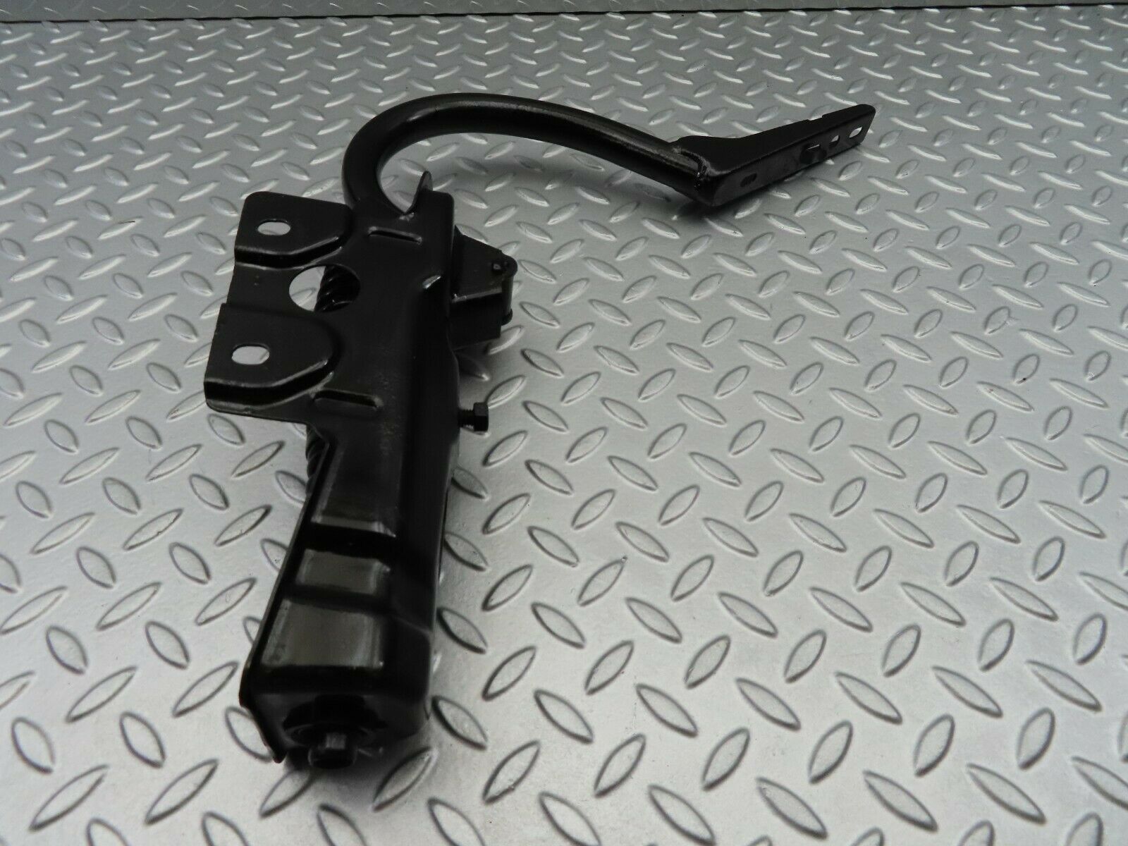 6422 Mercedes-Benz W126 380SE Trunk Lid Hinge Right Side