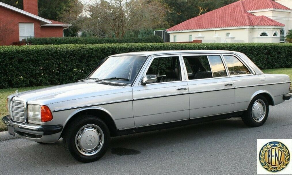 4204 Mercedes-Benz V123 240D LWB Trunk Lighting 1158202511