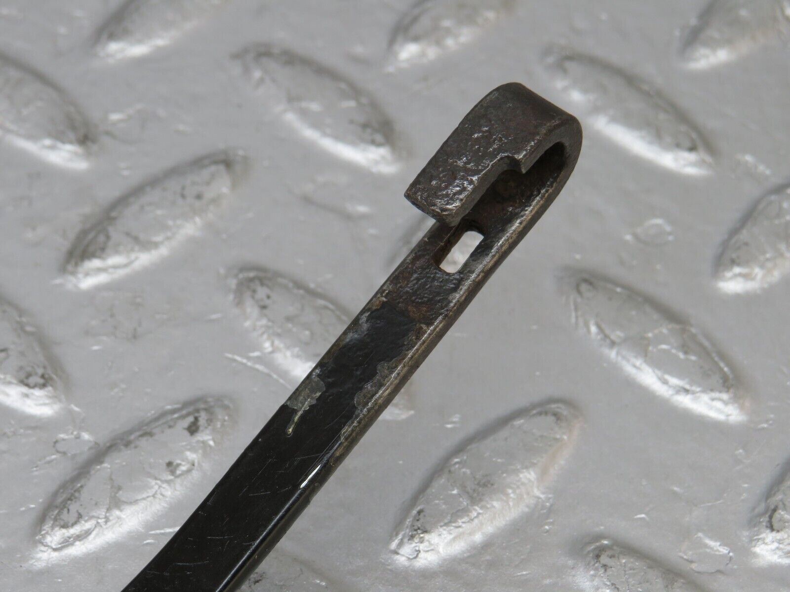 34524 Mercedes-Benz C126 380SEC Coupe Windscreen Wiper Arm Bosch Left Side