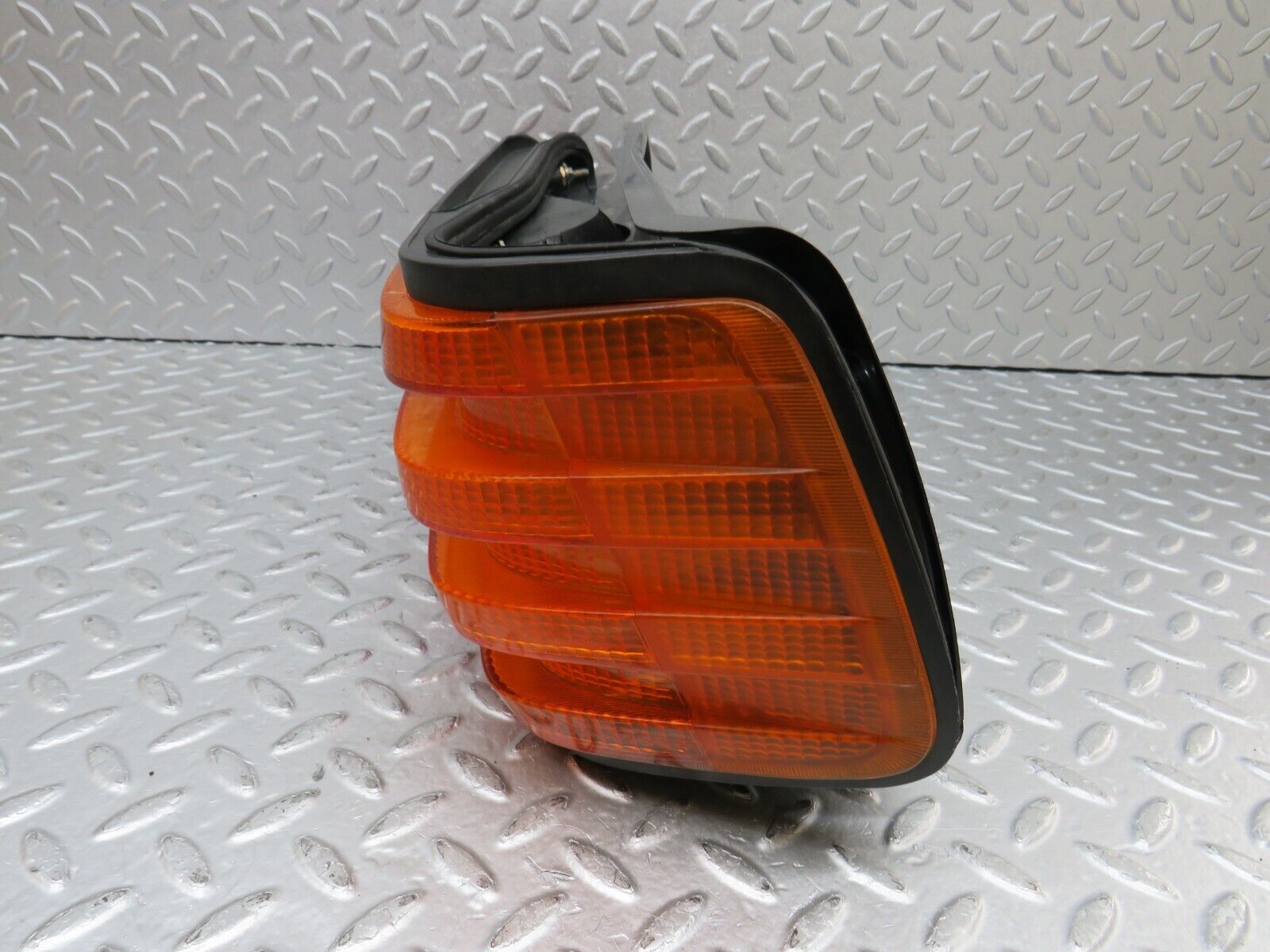 36934 Mercedes-Benz C126 420SEC Coupe Tail Light Right Side 0153316R3