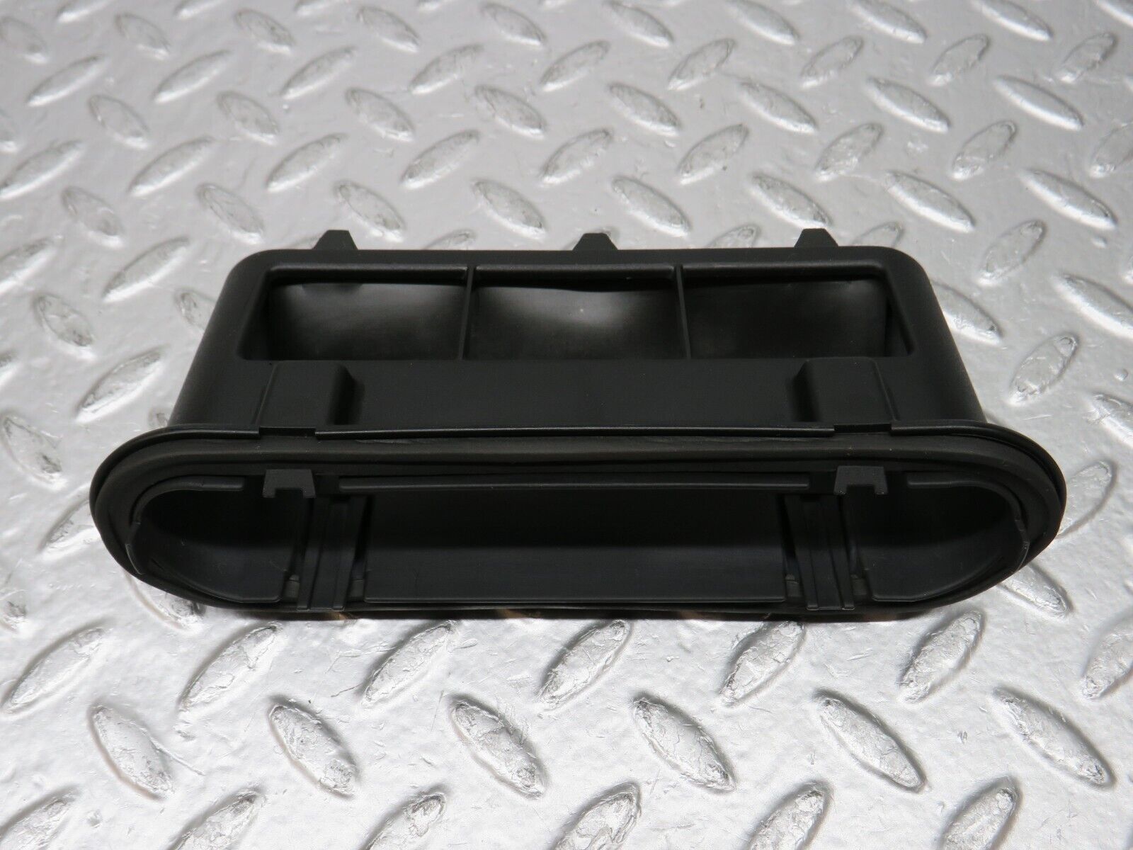 31691 Mercedes-Benz W201 190LE 1.8L Trunk Breather Ventilation Valve 2018300242