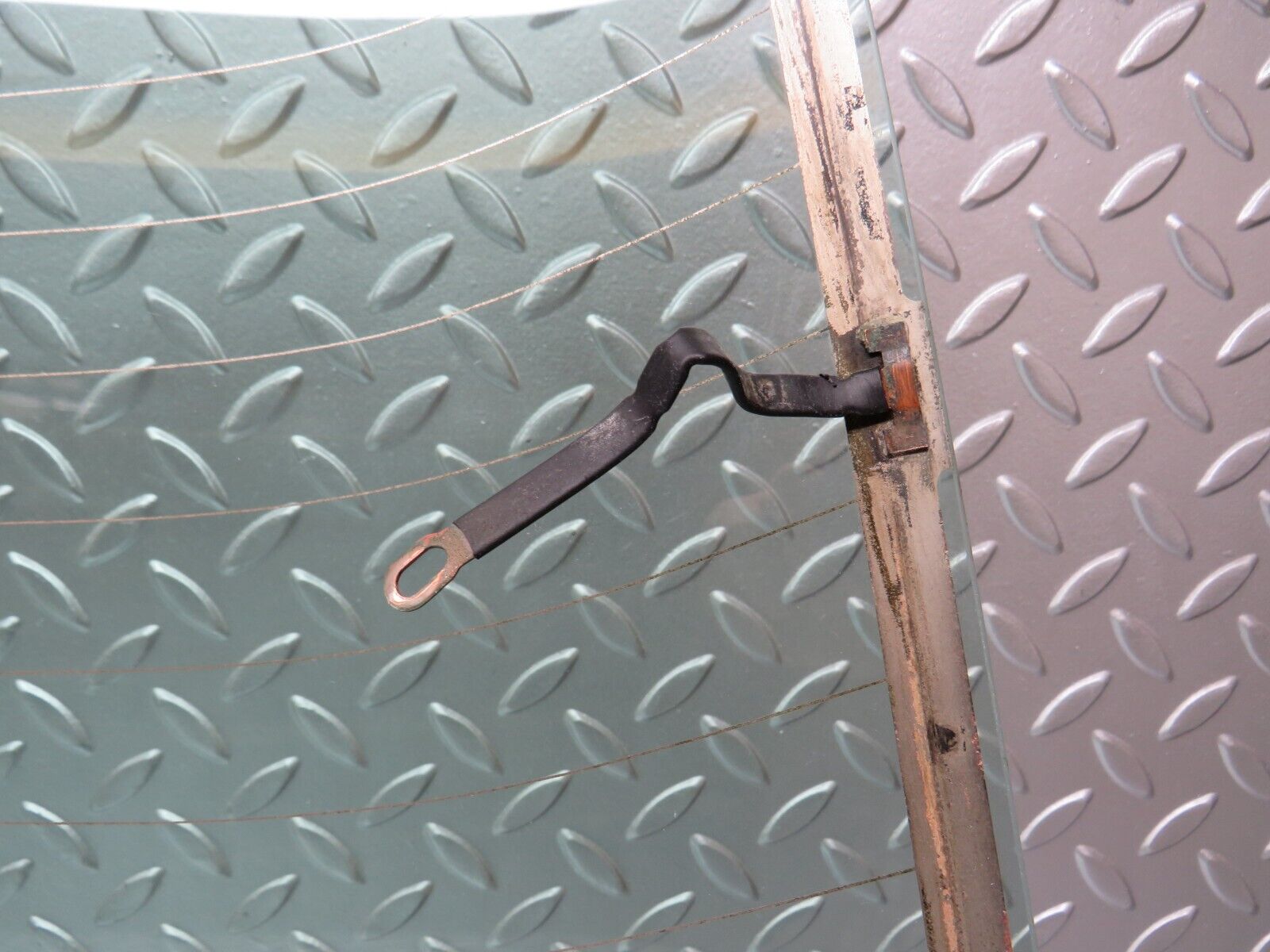 25129 Mercedes-Benz W201 190D Rear Windscreen