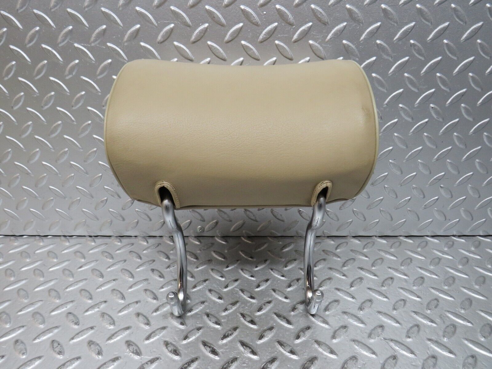 28937 Mercedes-Benz C124 320CE Coupe Rear Headrest Beige