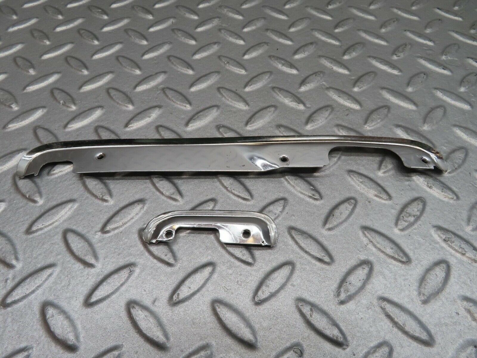 14204 Mercedes-Benz W116 350SE Front Right Interior Door Handle Black