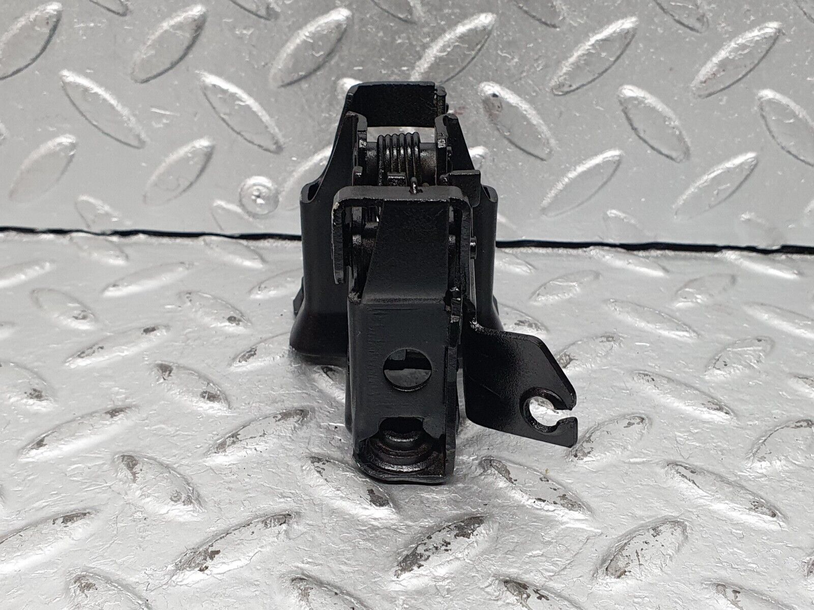 41150 Mercedes-Benz W126 300SE Lock Catch Right Side 1268801260