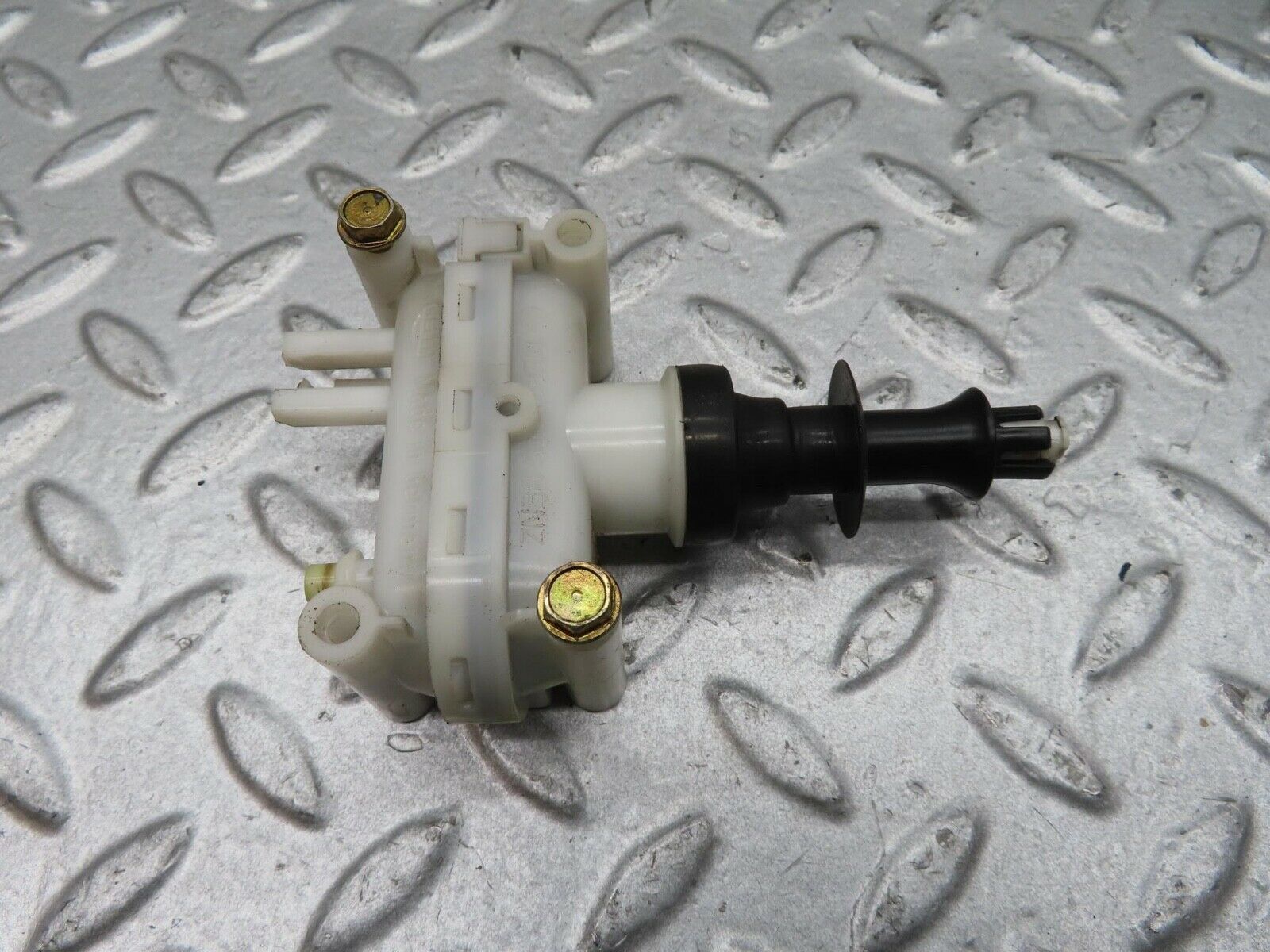 14548 Mercedes-Benz W201 190E Rear Right Door Lock Vacuum Actuator