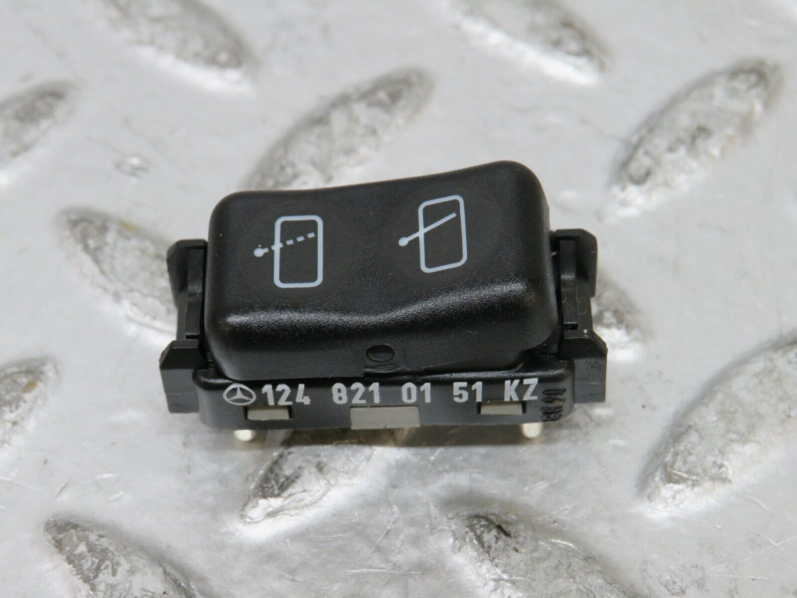 27554 Mercedes-Benz S124 300TE Wagon Windscreen Wiper Switch 1248210151