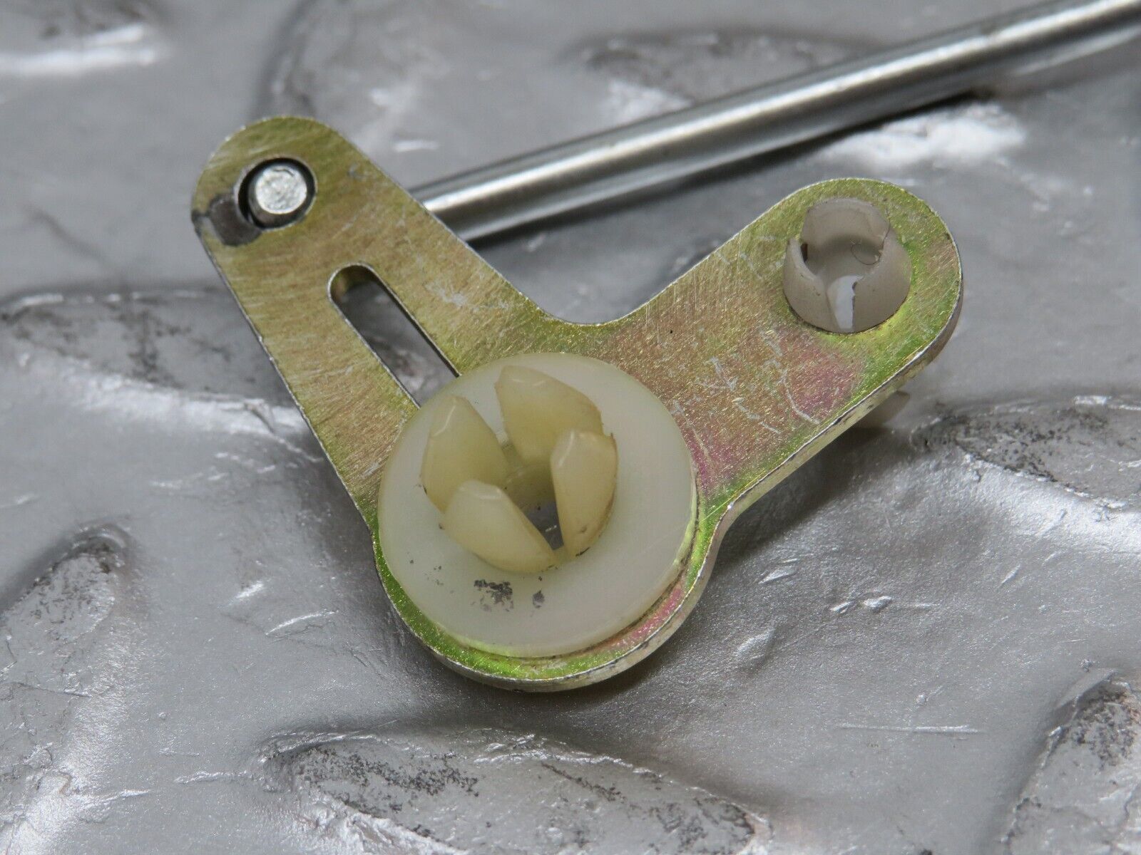 32489 Mercedes-Benz S124 300TE Wagon Rear Door Lock Knob Pair