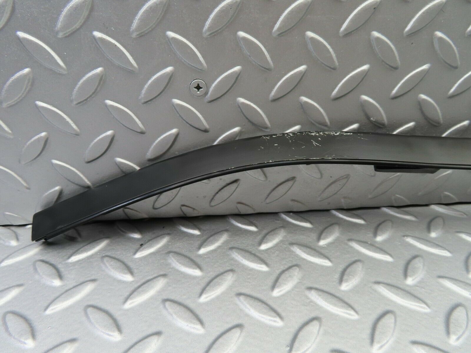 6756 Mercedes-Benz S124 E220 Wagon Seal Right Side For A Pillar 1246980298