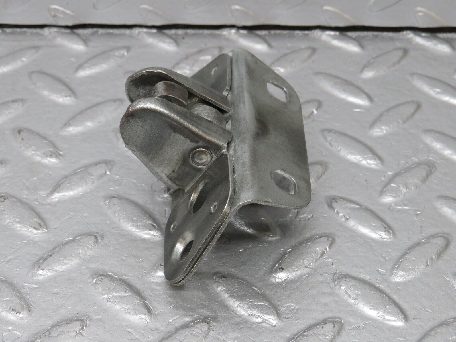 40290 Mercedes-Benz W110 230 Trunk Lock Latch