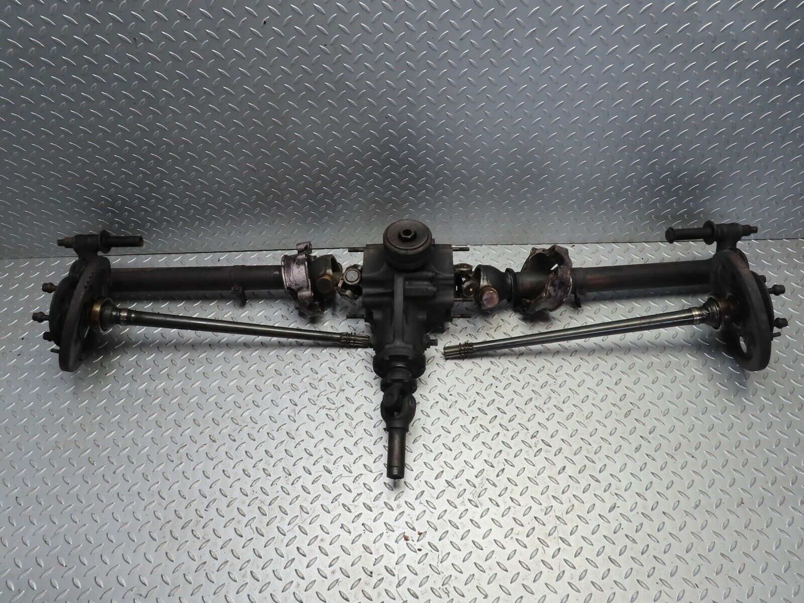 19025 Mercedes-Benz W120 Ponton Rear Axle With Differential 3.89 1203510377