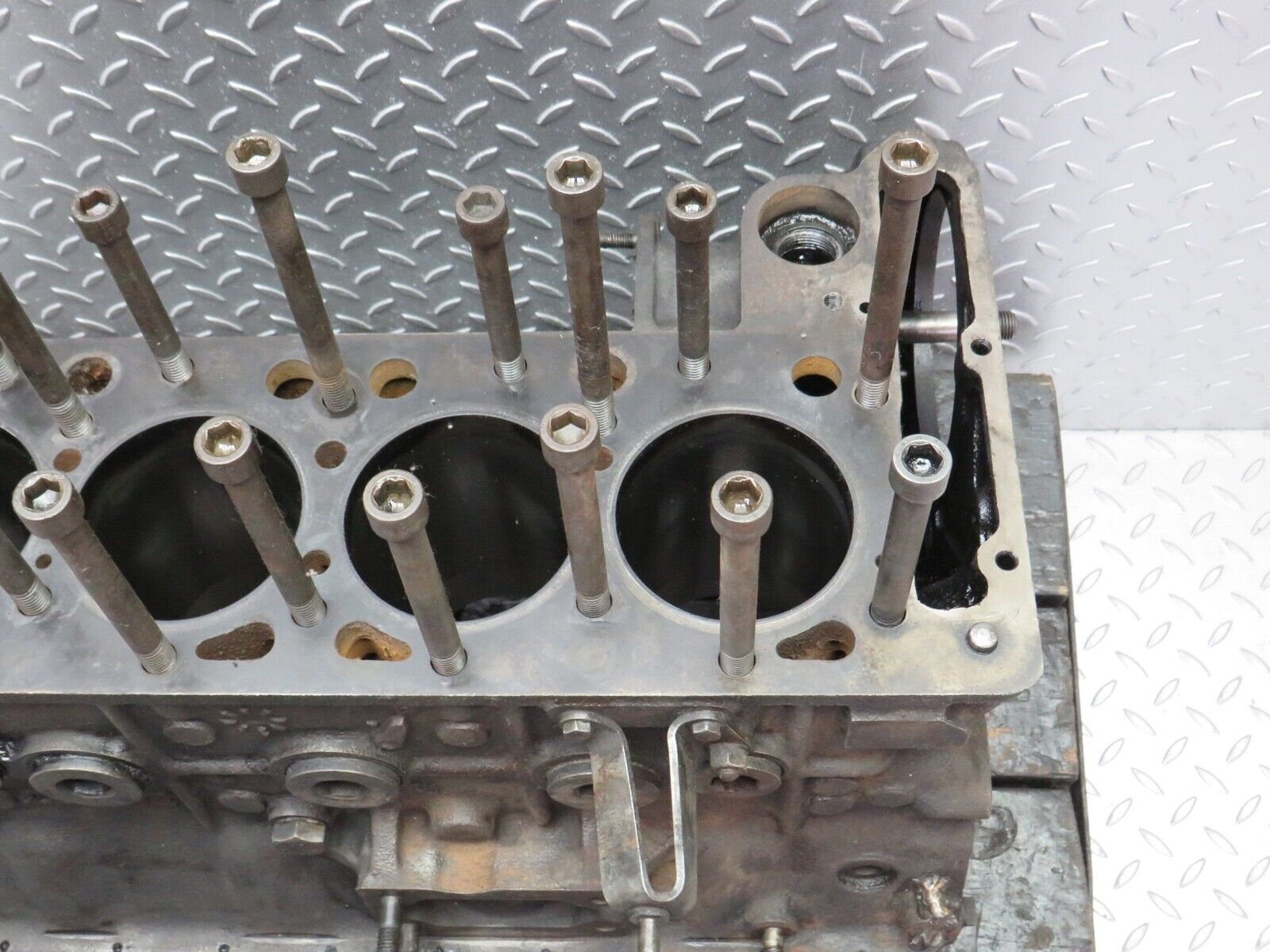 0346 Mercedes-Benz W123 220D Engine Block 6150111101