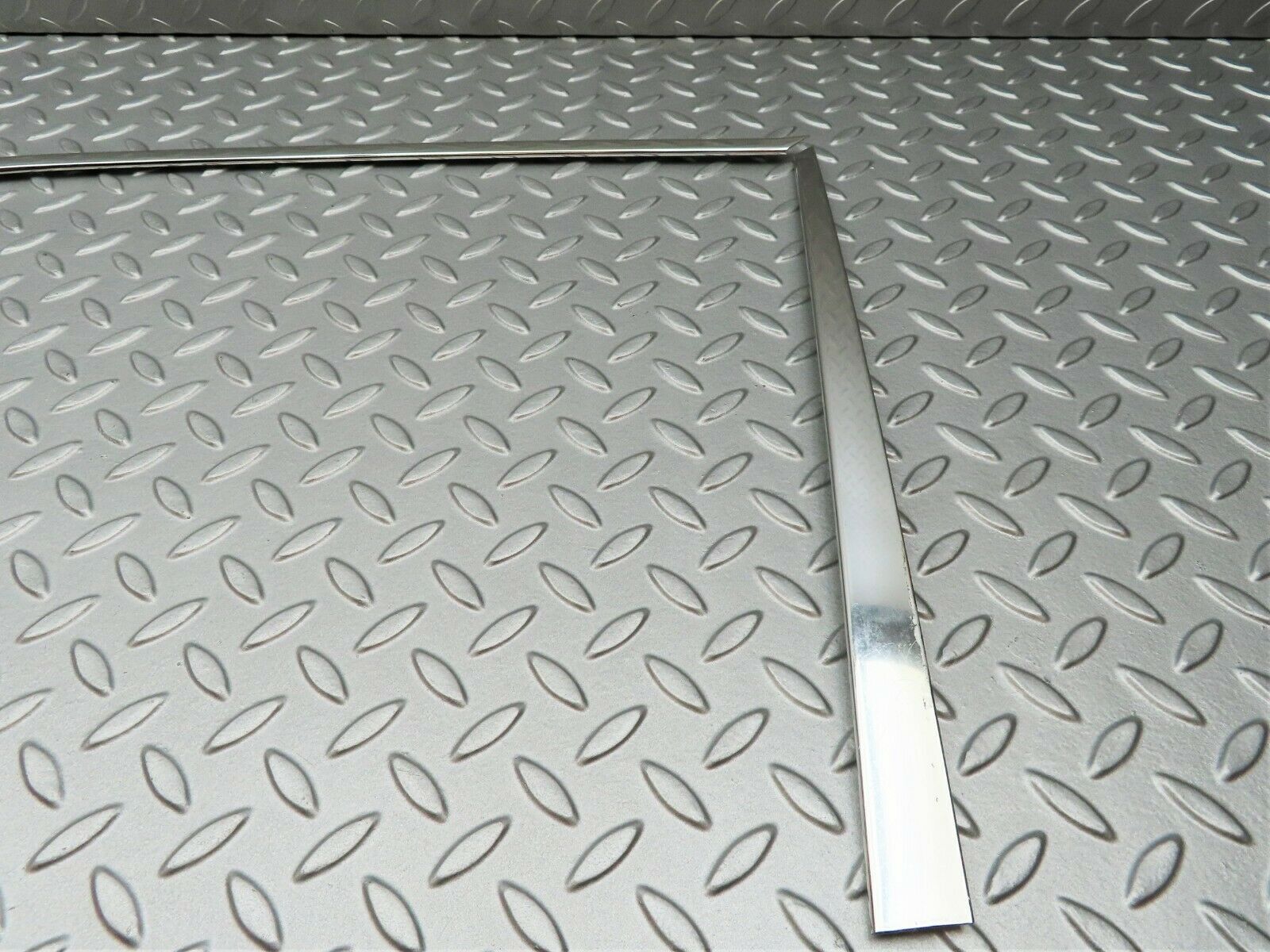 3739 Mercedes-Benz S123 200T Wagon Door Chrome Window Frame Front Left