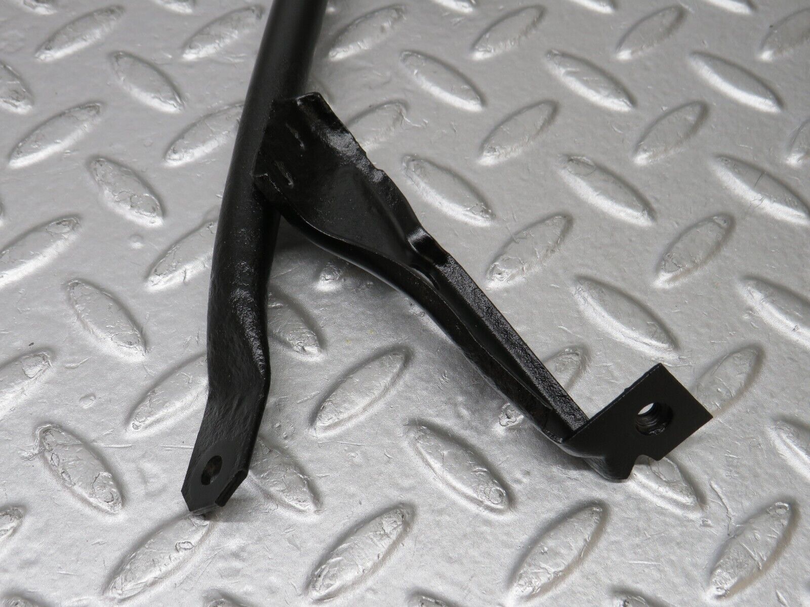 36776 Mercedes-Benz W201 190E 2.0L Horn Bracket Holder