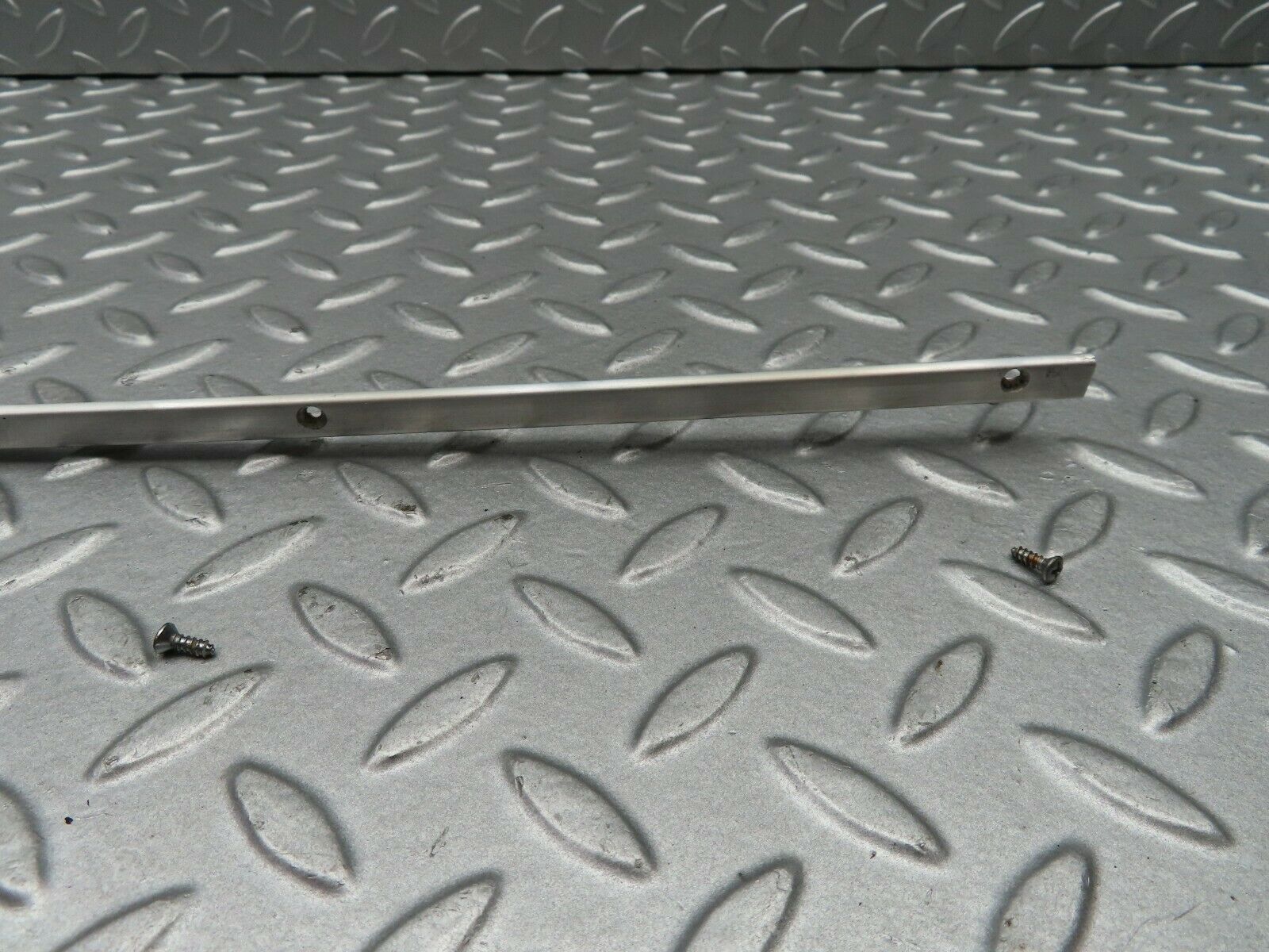 5543 Mercedes-Benz W124 230E Sunroof Trim