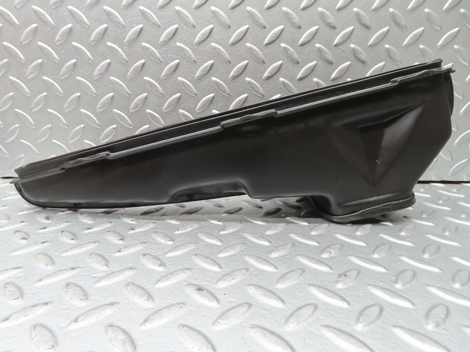 21658 Mercedes-Benz W126 300SE Dashboard Air Vent Duct Pair 1268300119