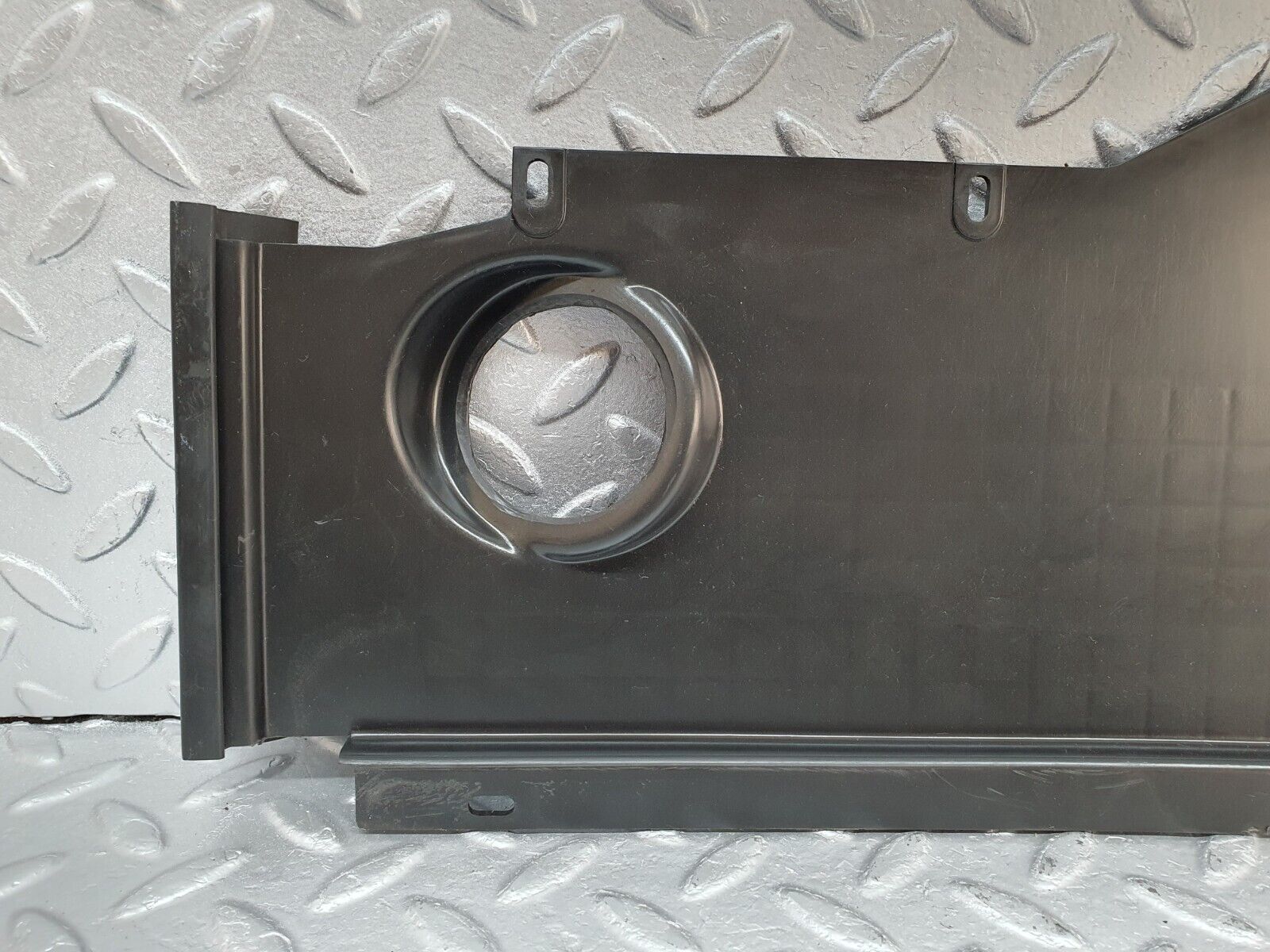 41549 Mercedes-Benz W124 200E Radiator Fan Shroud Cover 1245051588